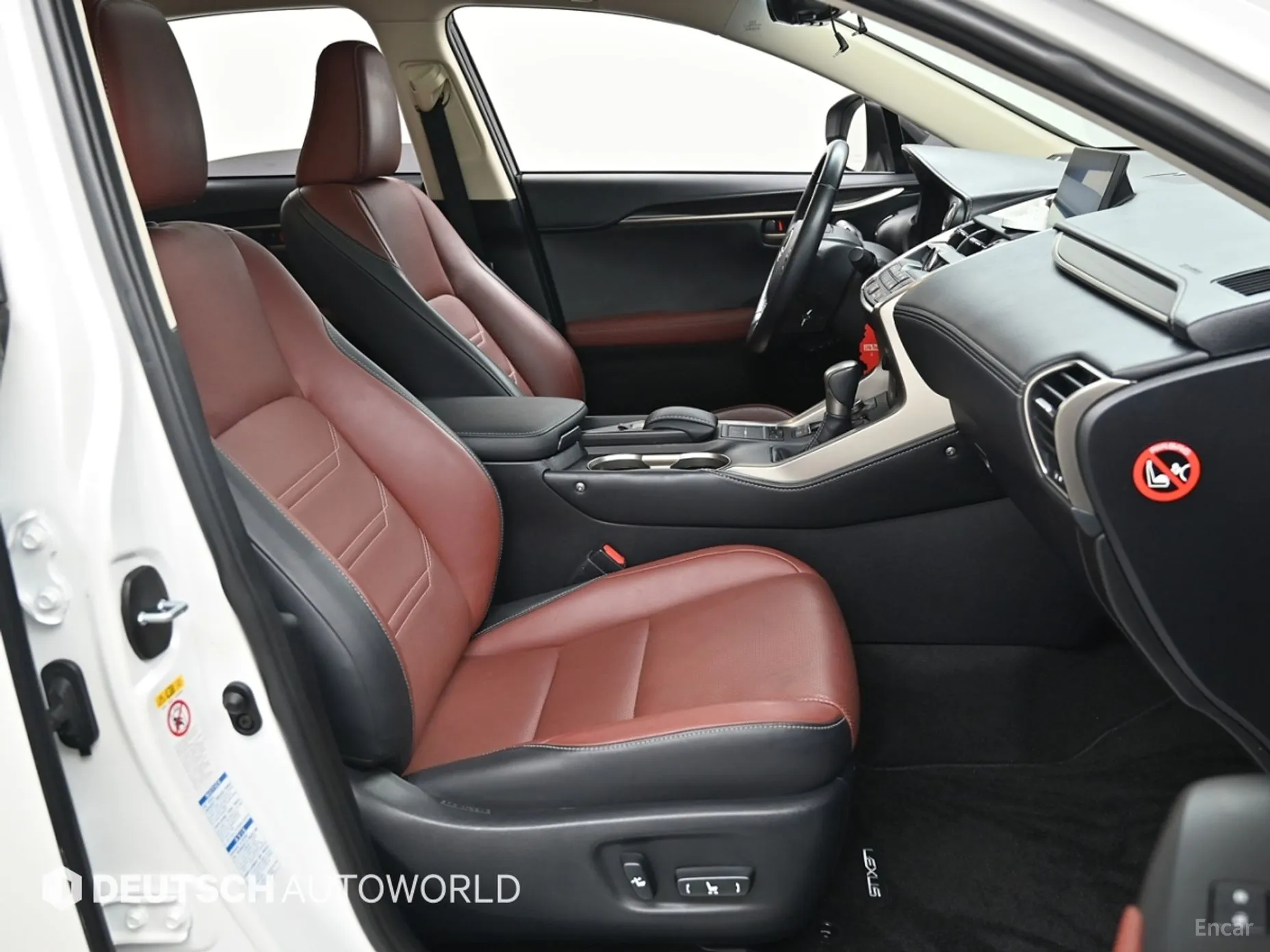 Lexus NX200t превью 10