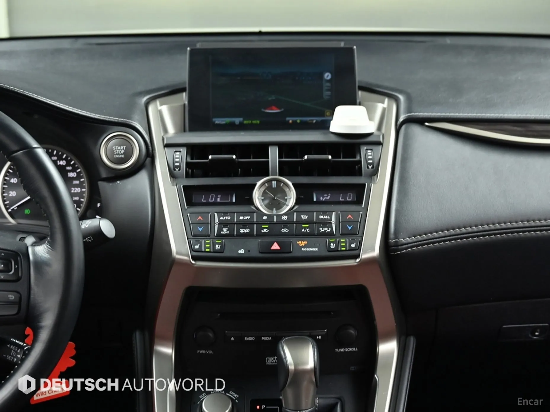 Lexus NX200t превью 14
