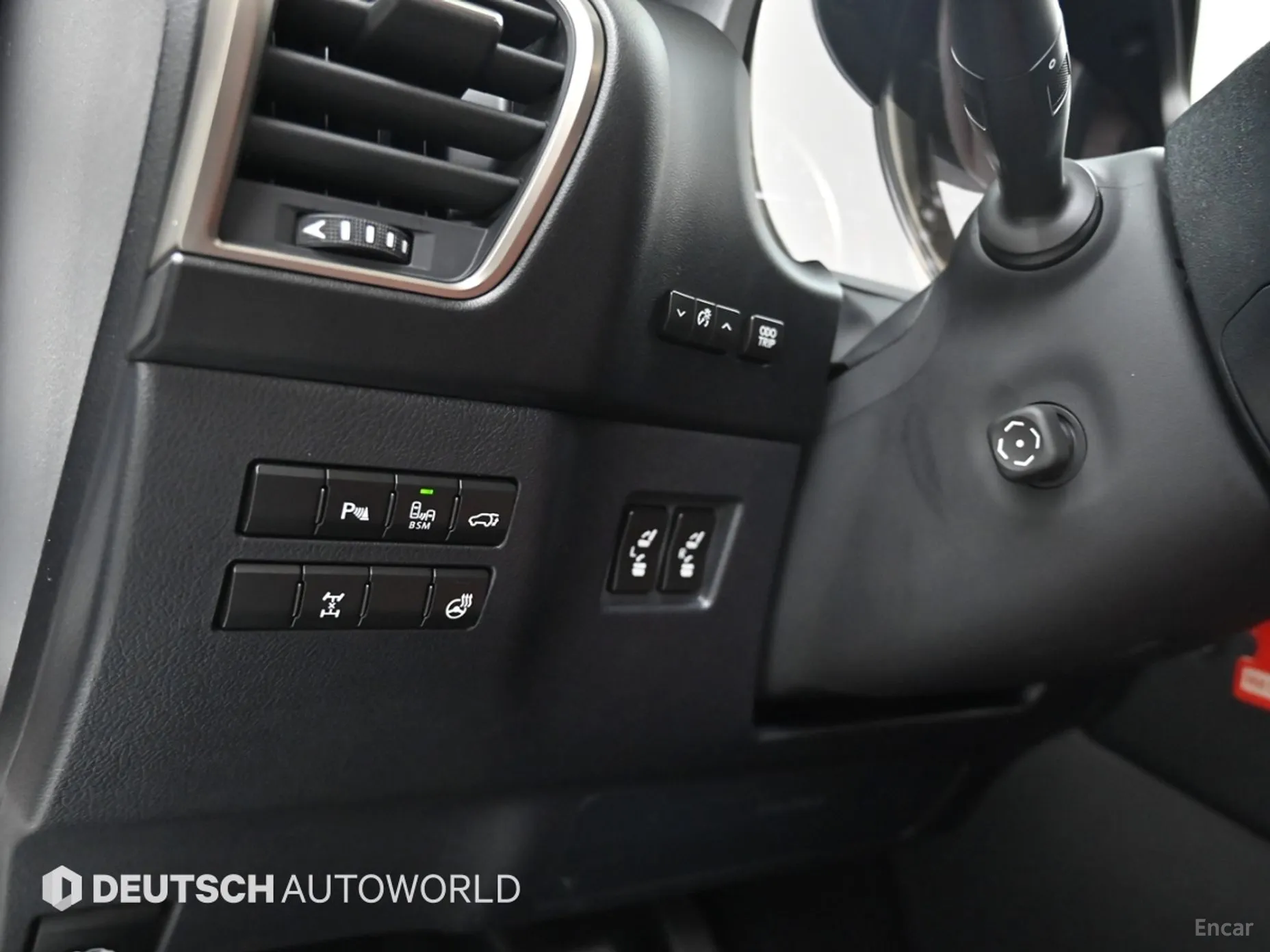 Lexus NX200t превью 17