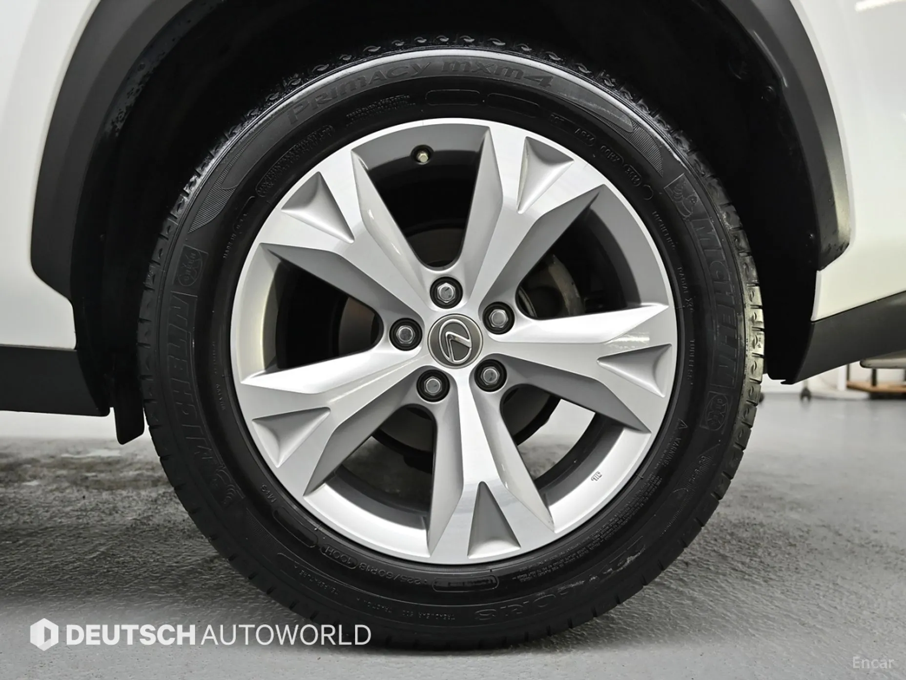 Lexus NX200t превью 5