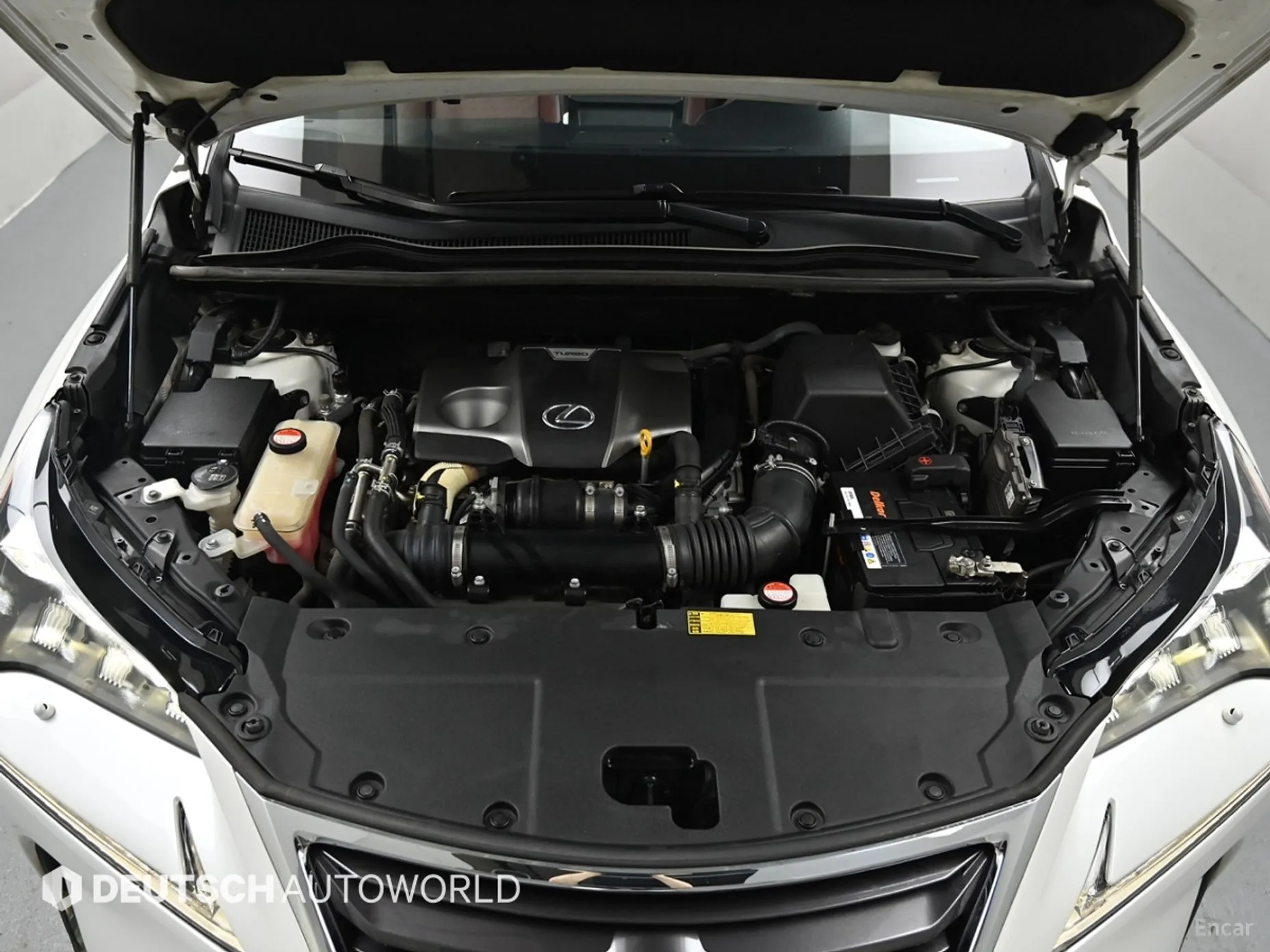 Lexus NX200t превью 6