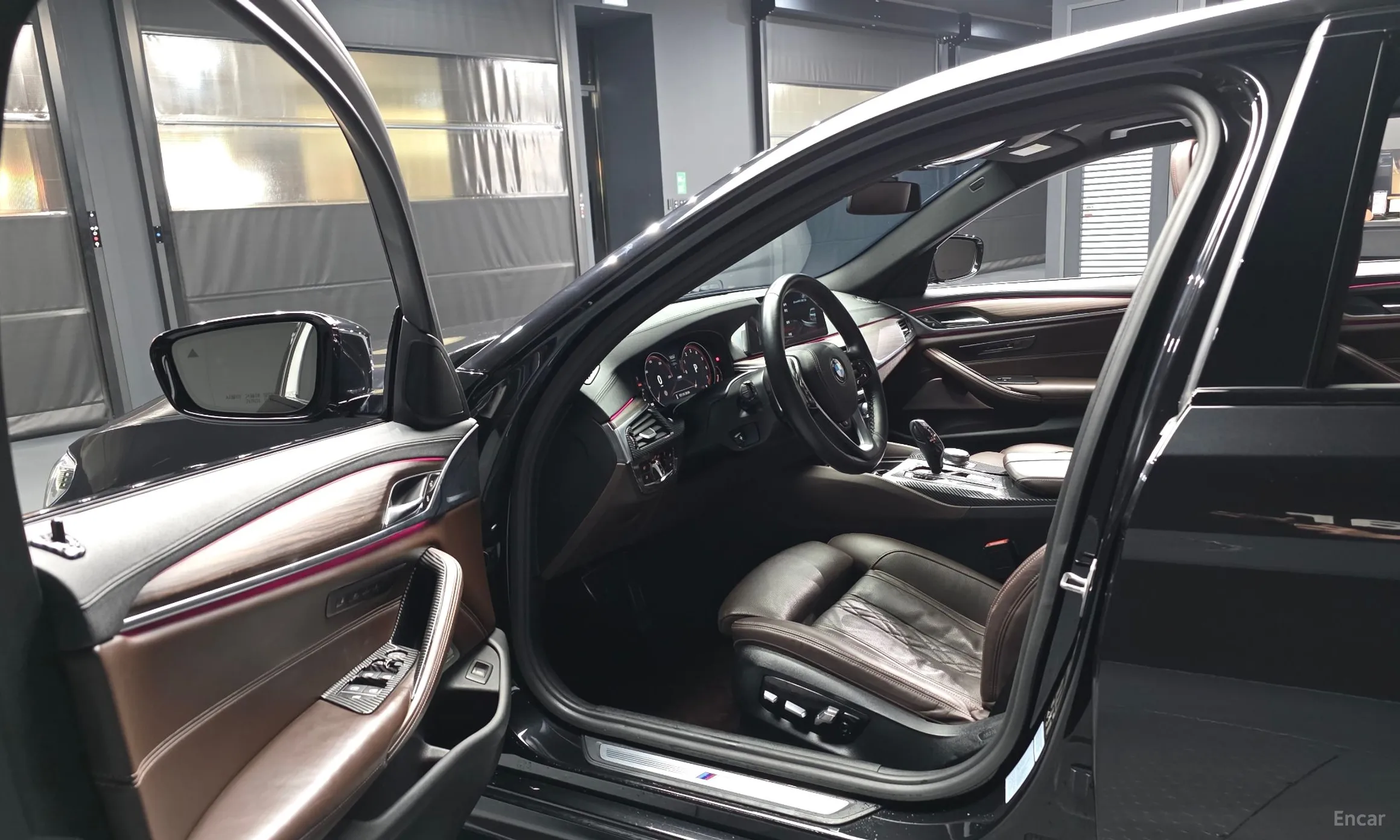 BMW 5 Series (G30) превью 10