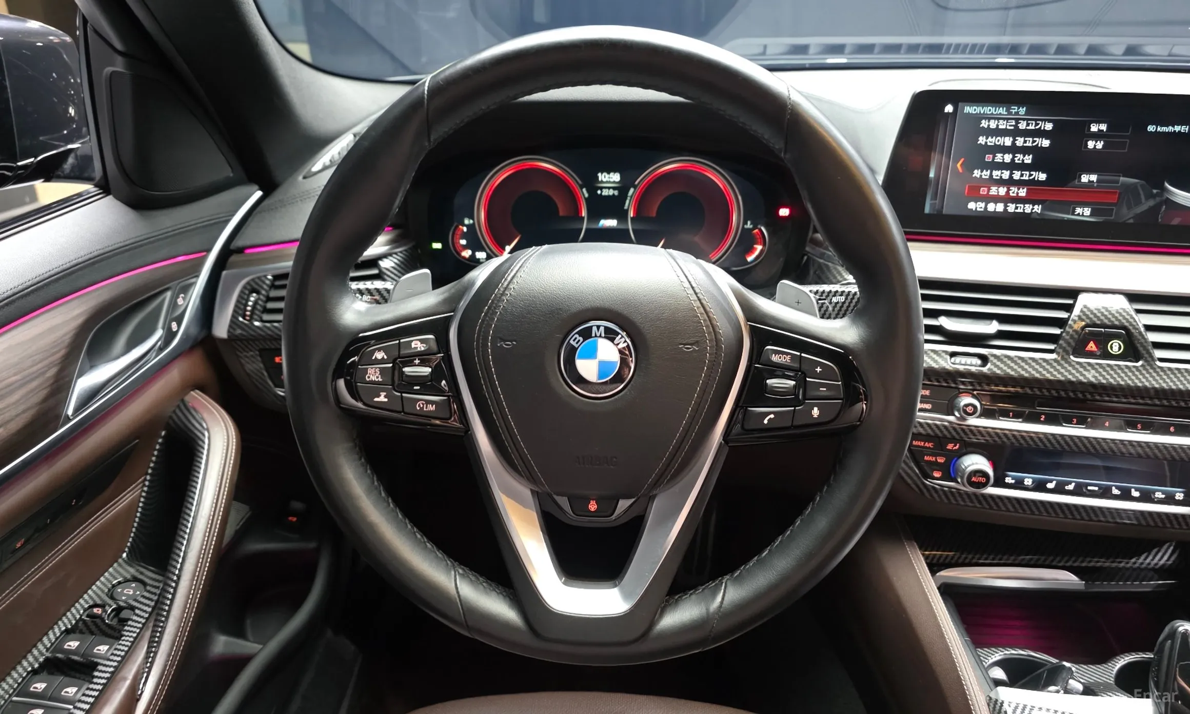 BMW 5 Series (G30) превью 13