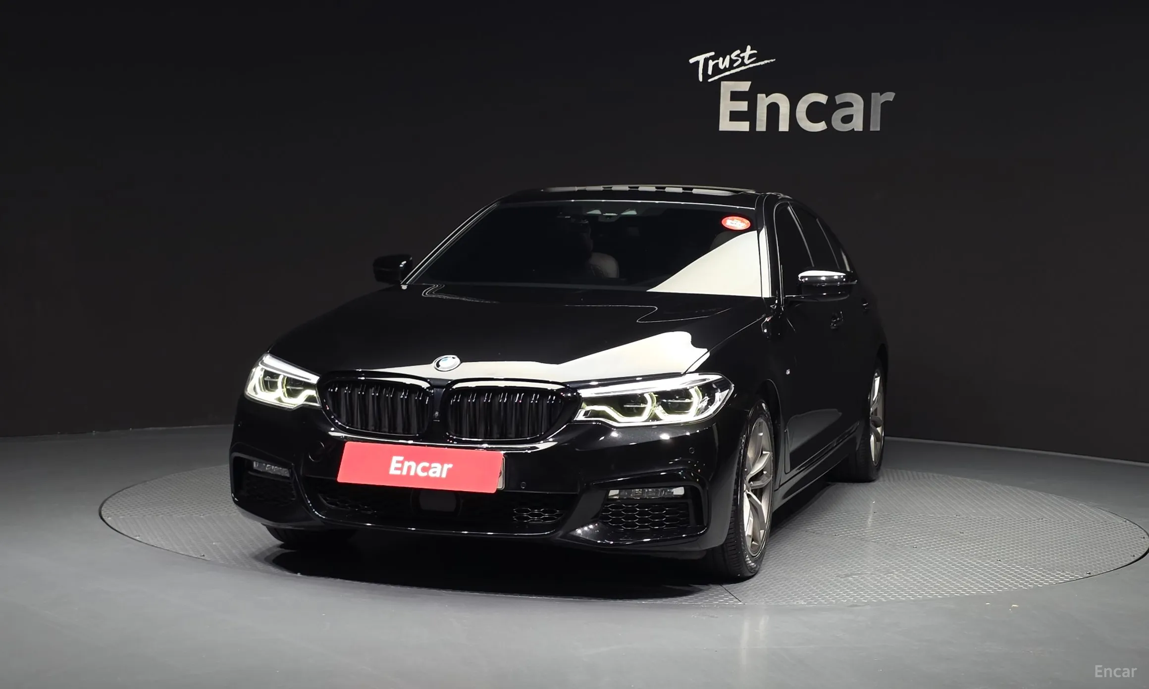 BMW 5 Series (G30) превью 3