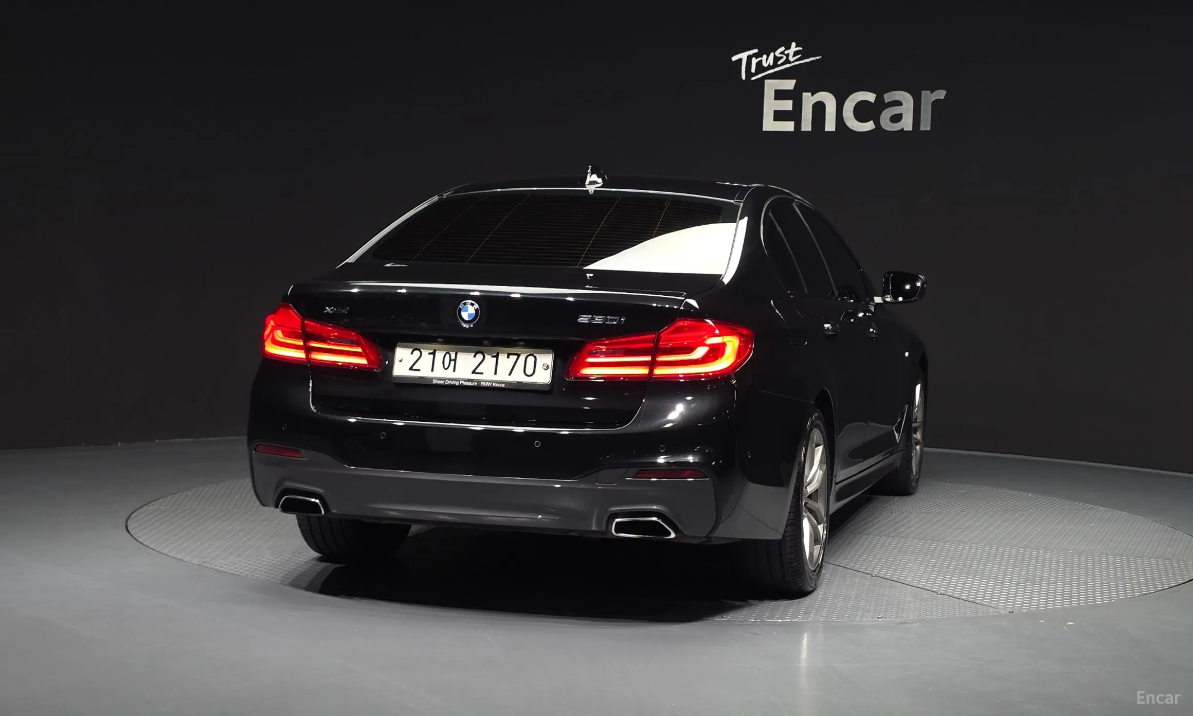 BMW 5 Series (G30) превью 4