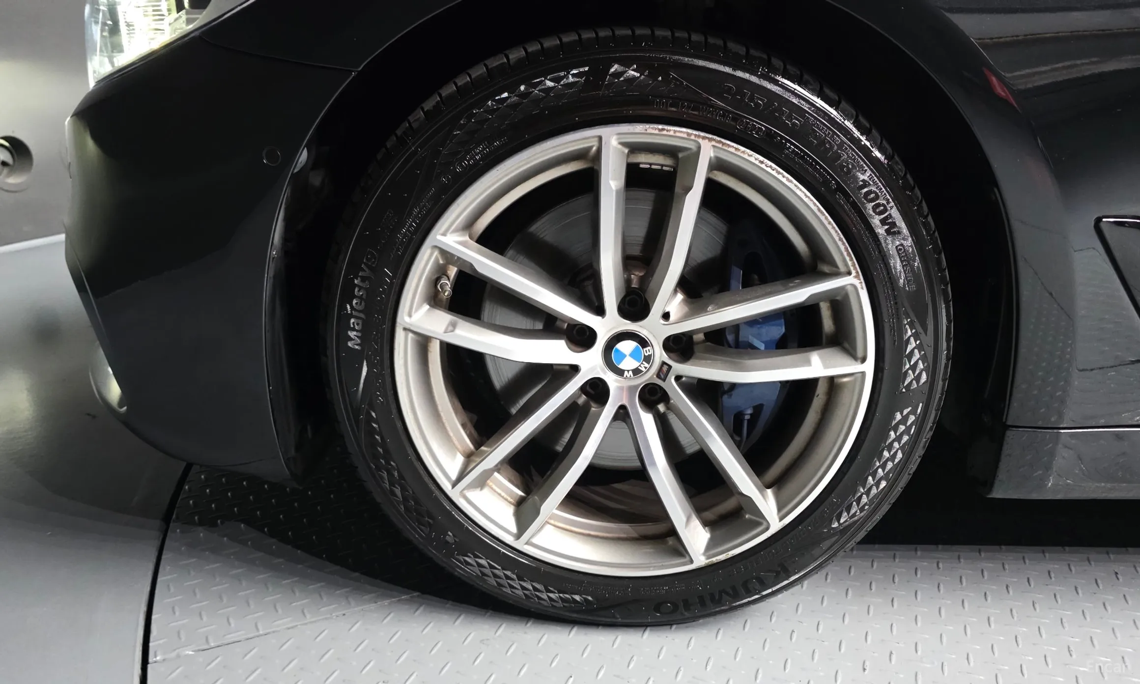 BMW 5 Series (G30) превью 5