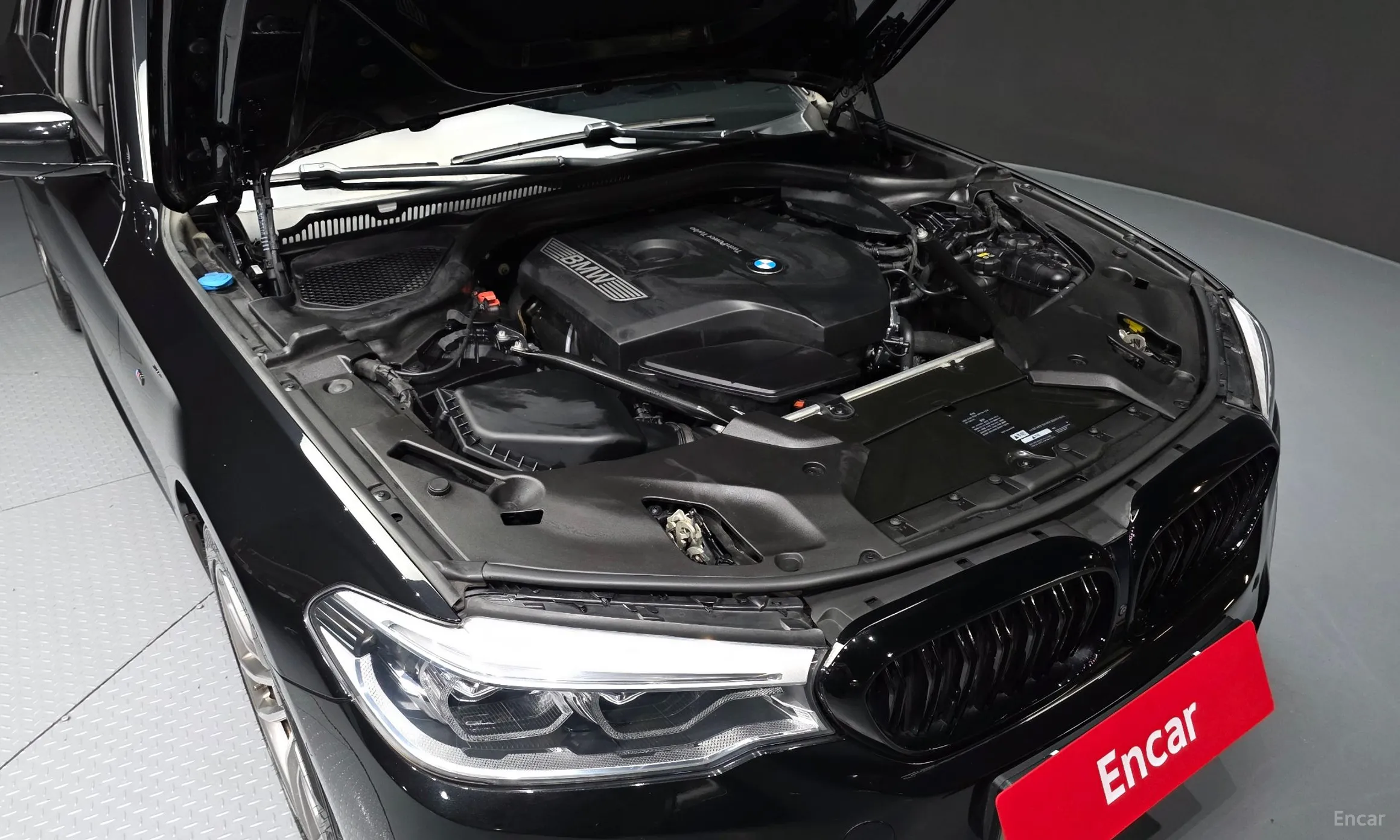 BMW 5 Series (G30) превью 6