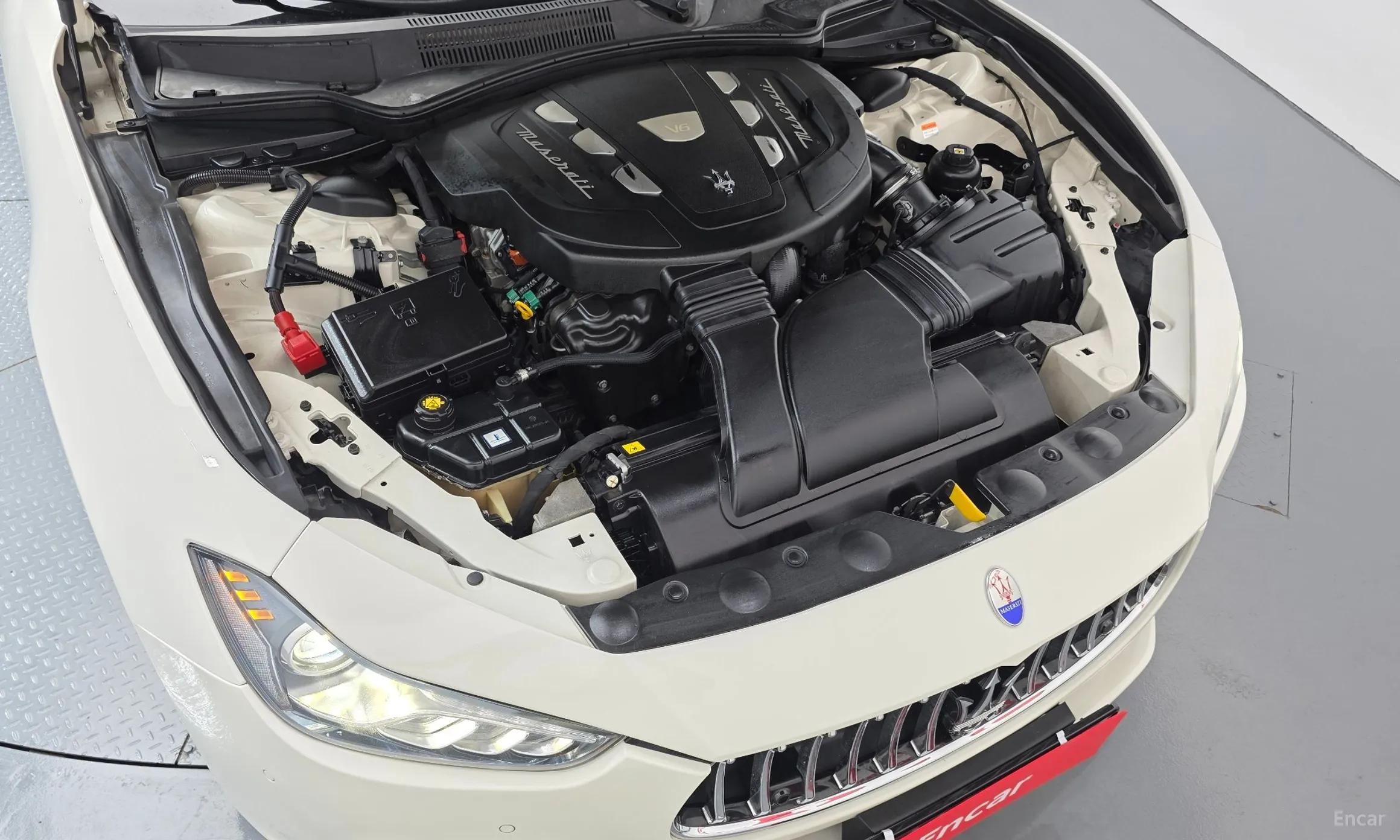 Maserati Ghibli превью 6