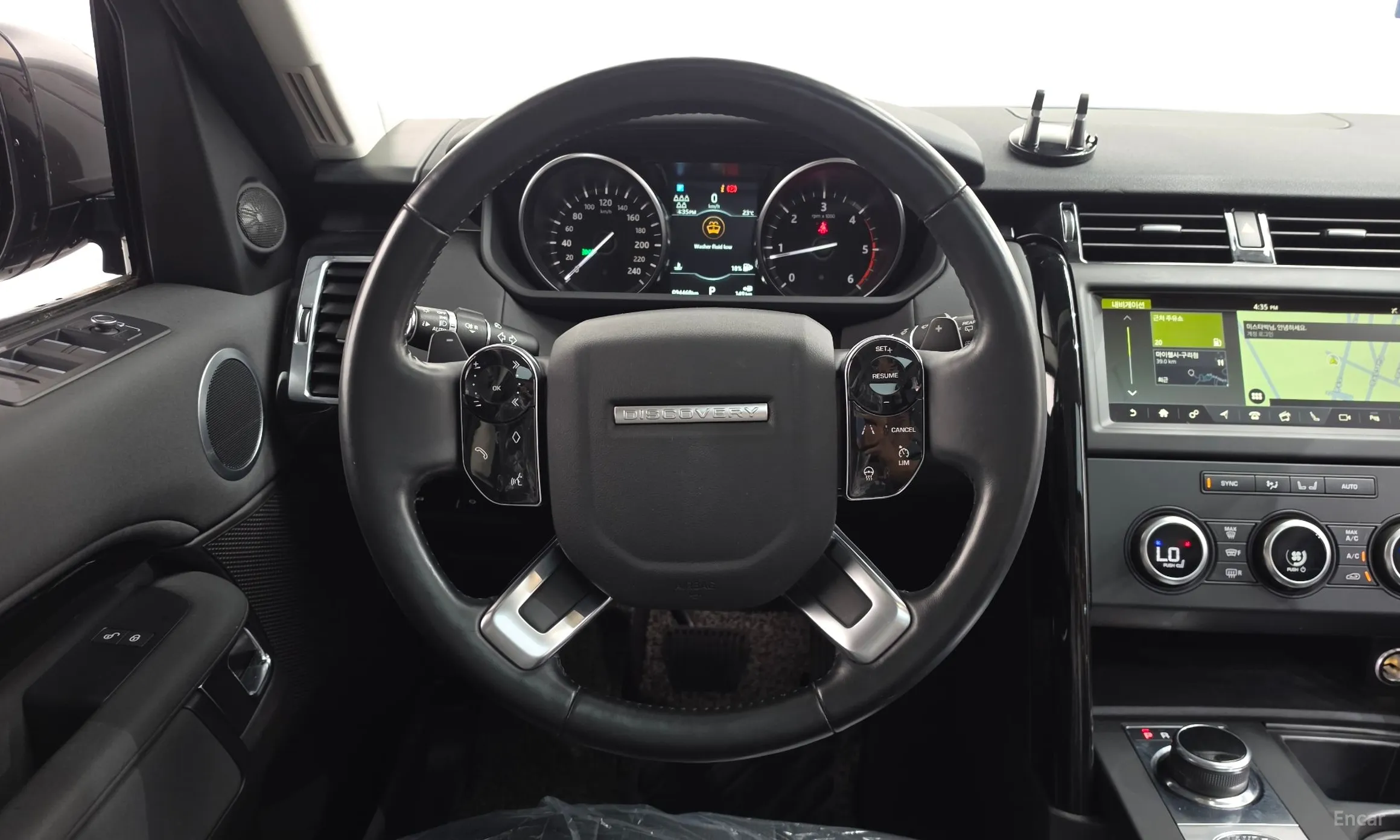 Land Rover Discovery 5 превью 13