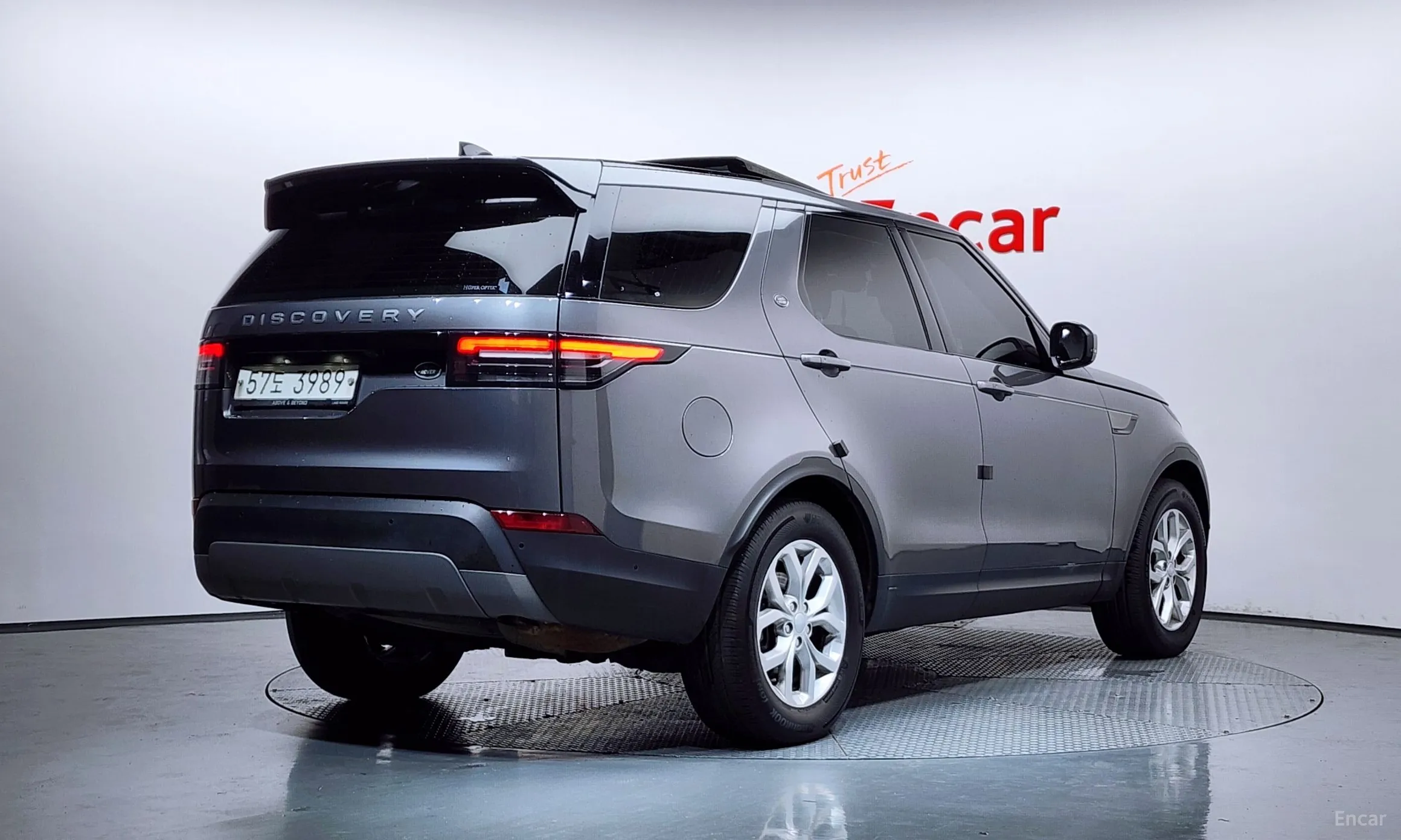 Land Rover Discovery 5 превью 2