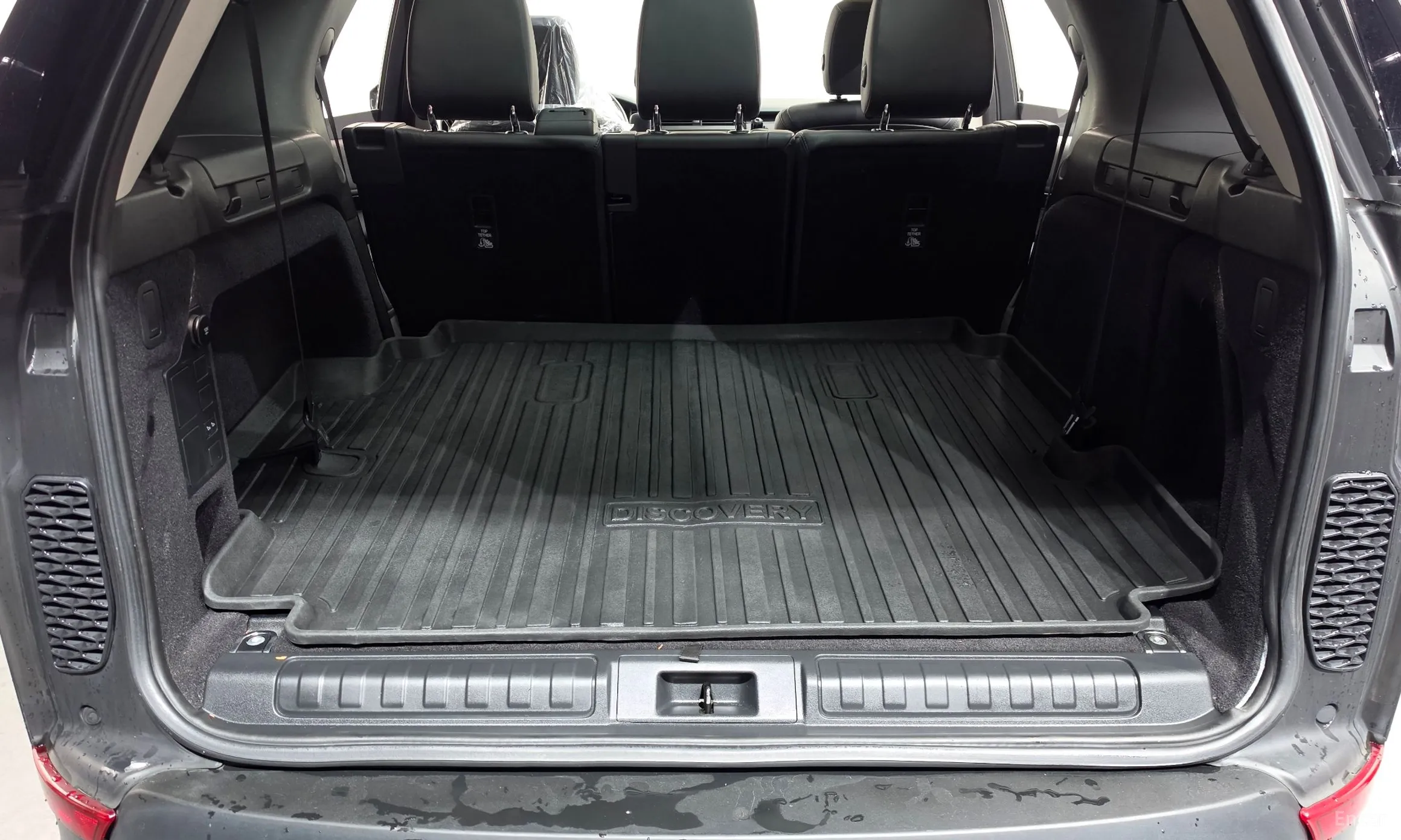 Land Rover Discovery 5 превью 20