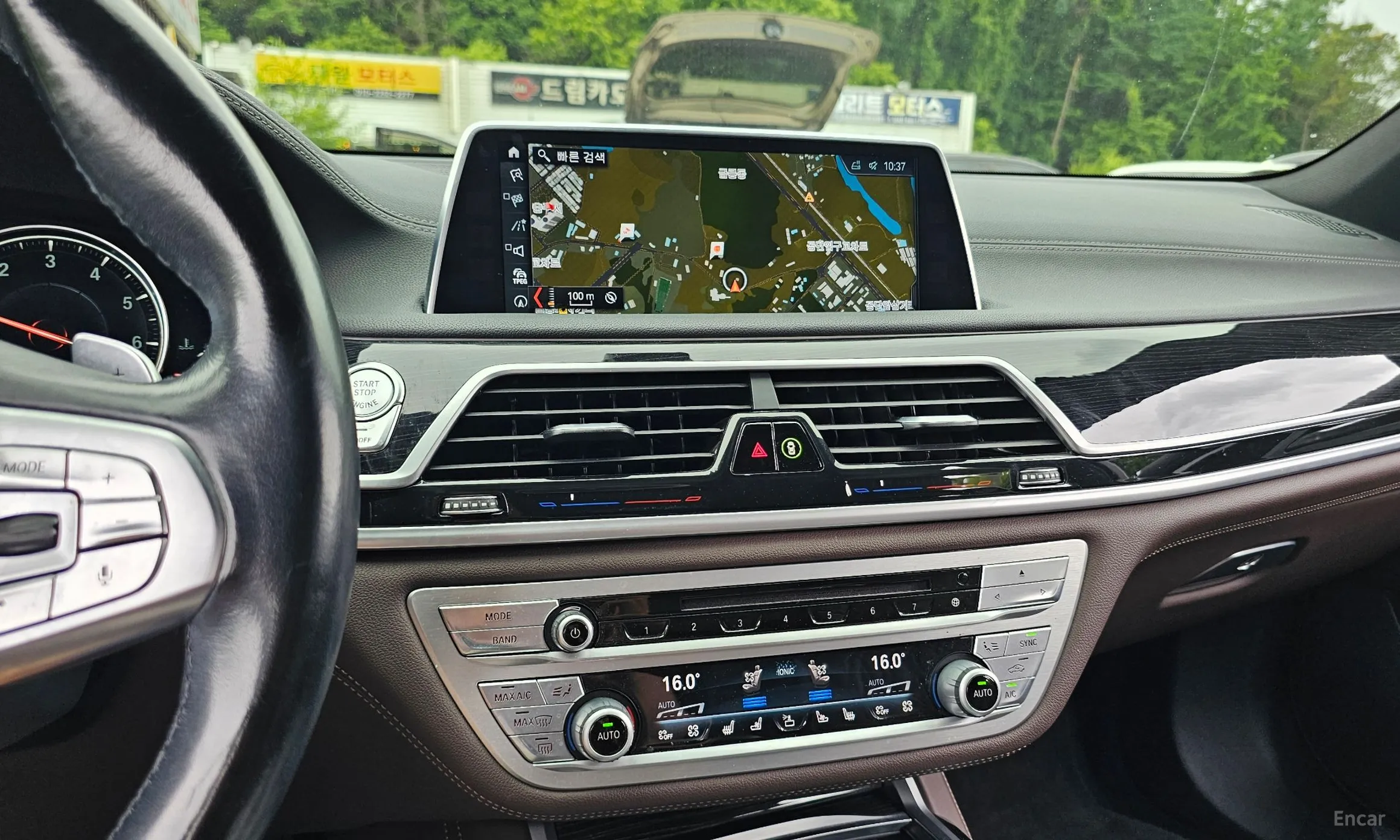 BMW 7 Series (G11) превью 13
