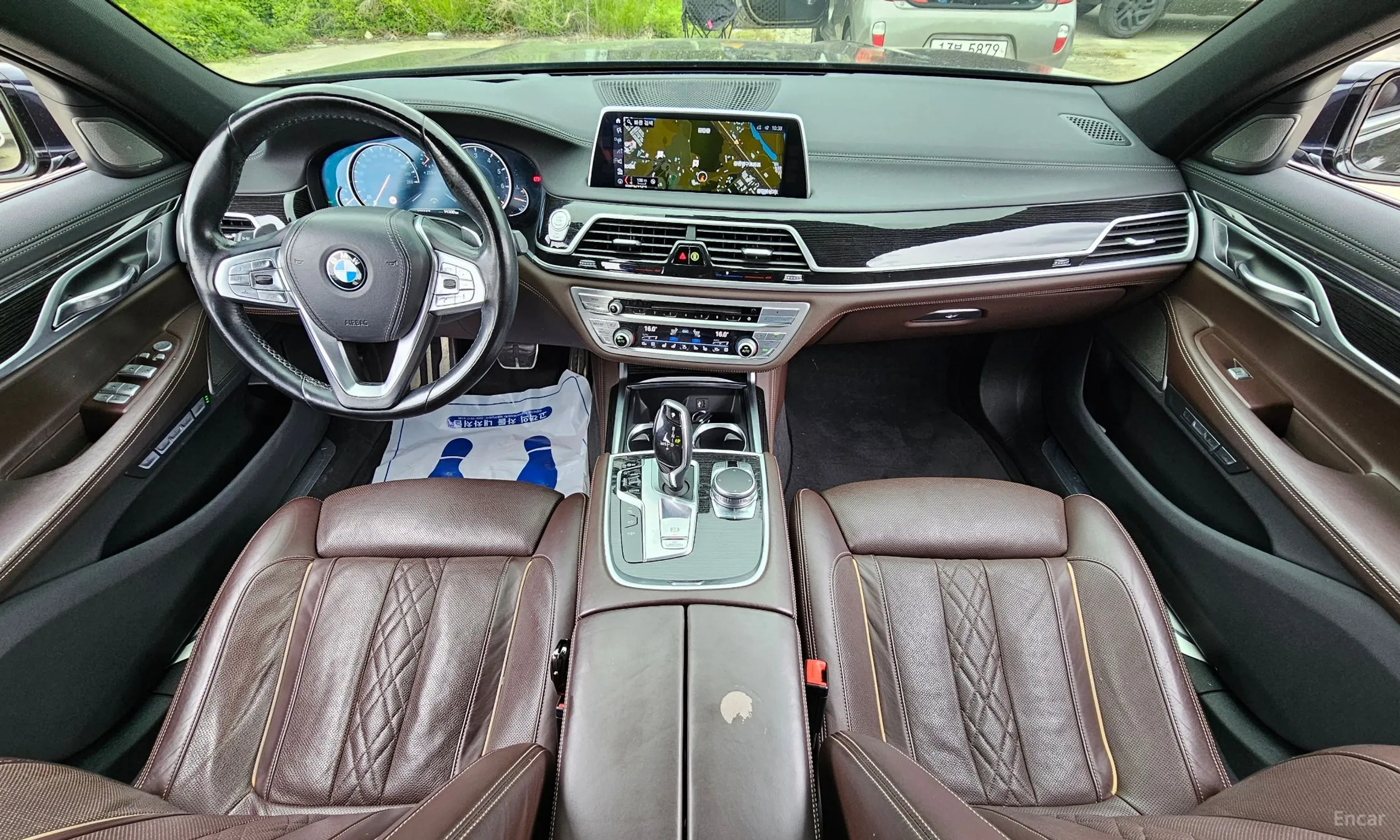 BMW 7 Series (G11) превью 7