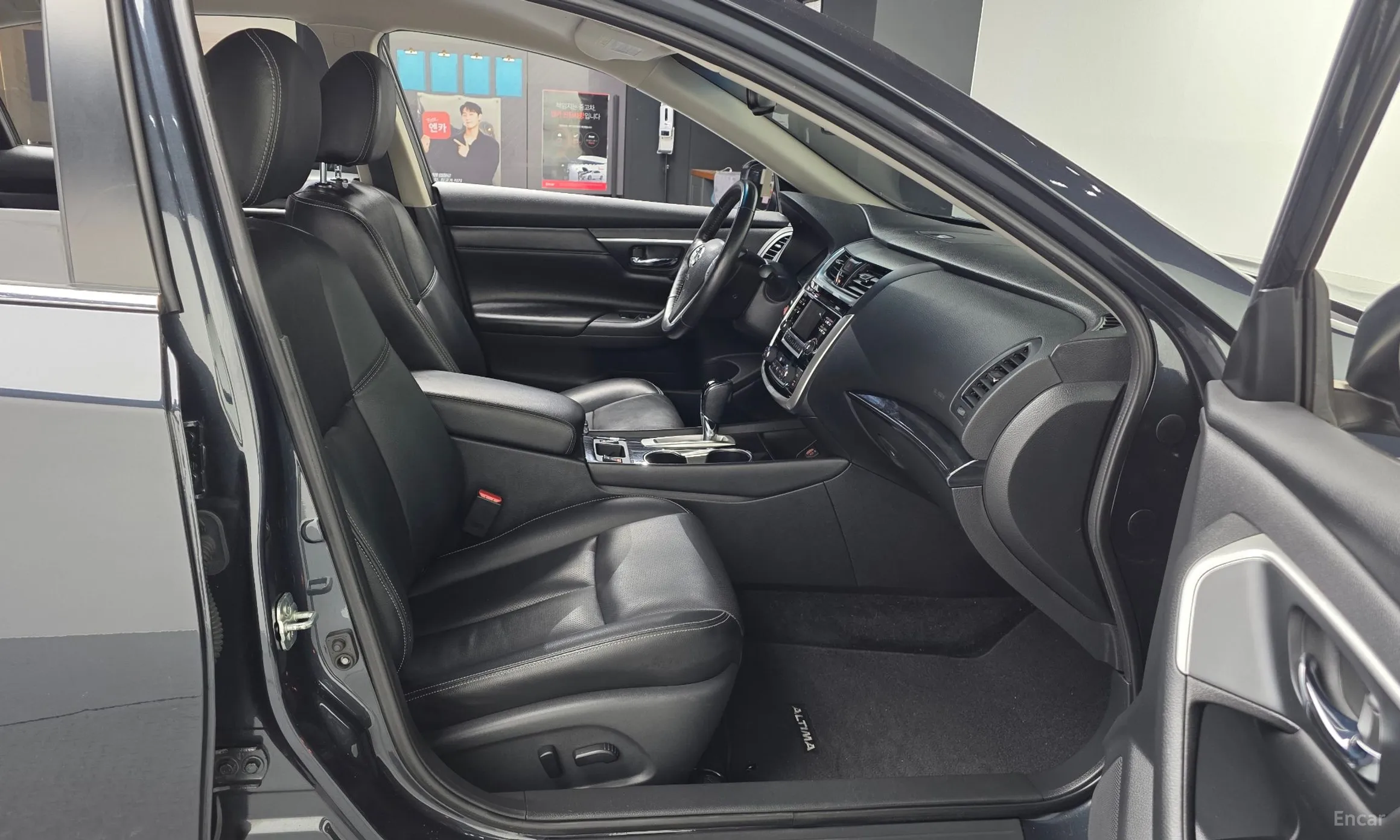Nissan Altima превью 11