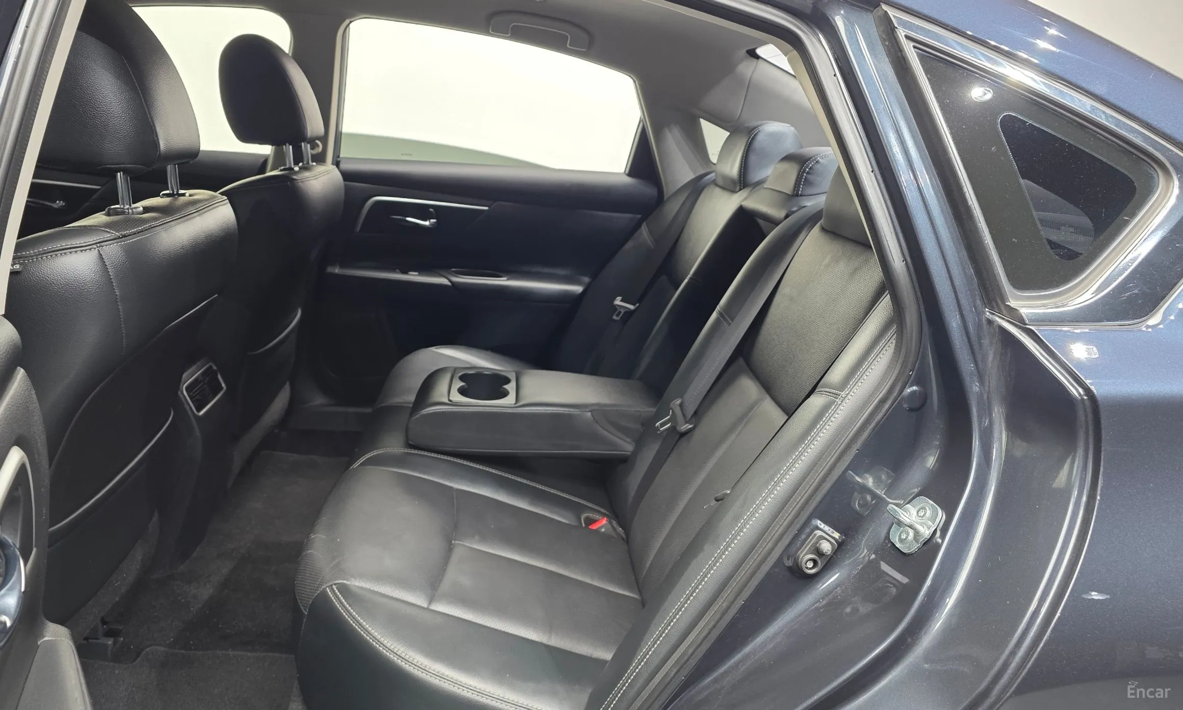 Nissan Altima превью 12