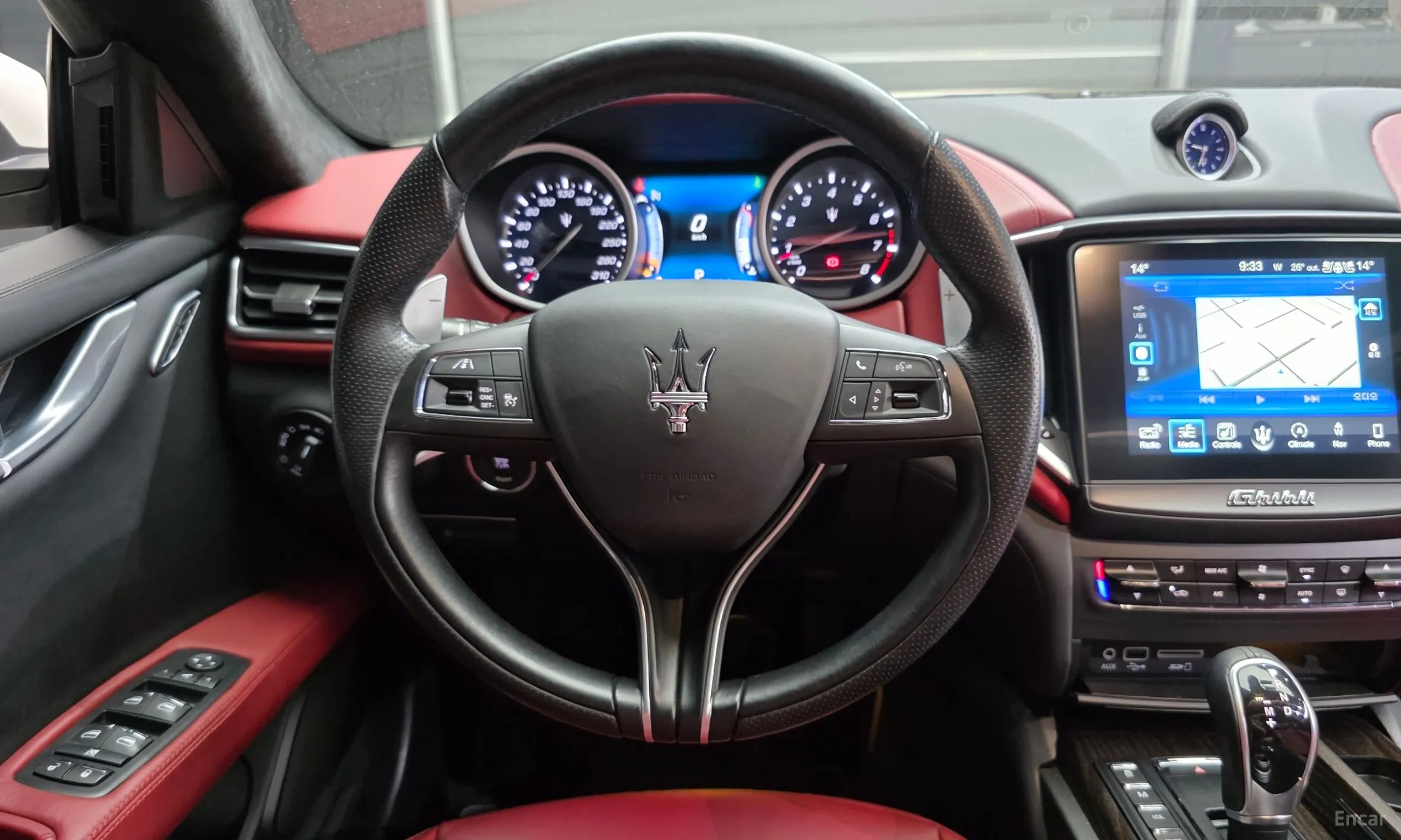 Maserati Ghibli превью 12