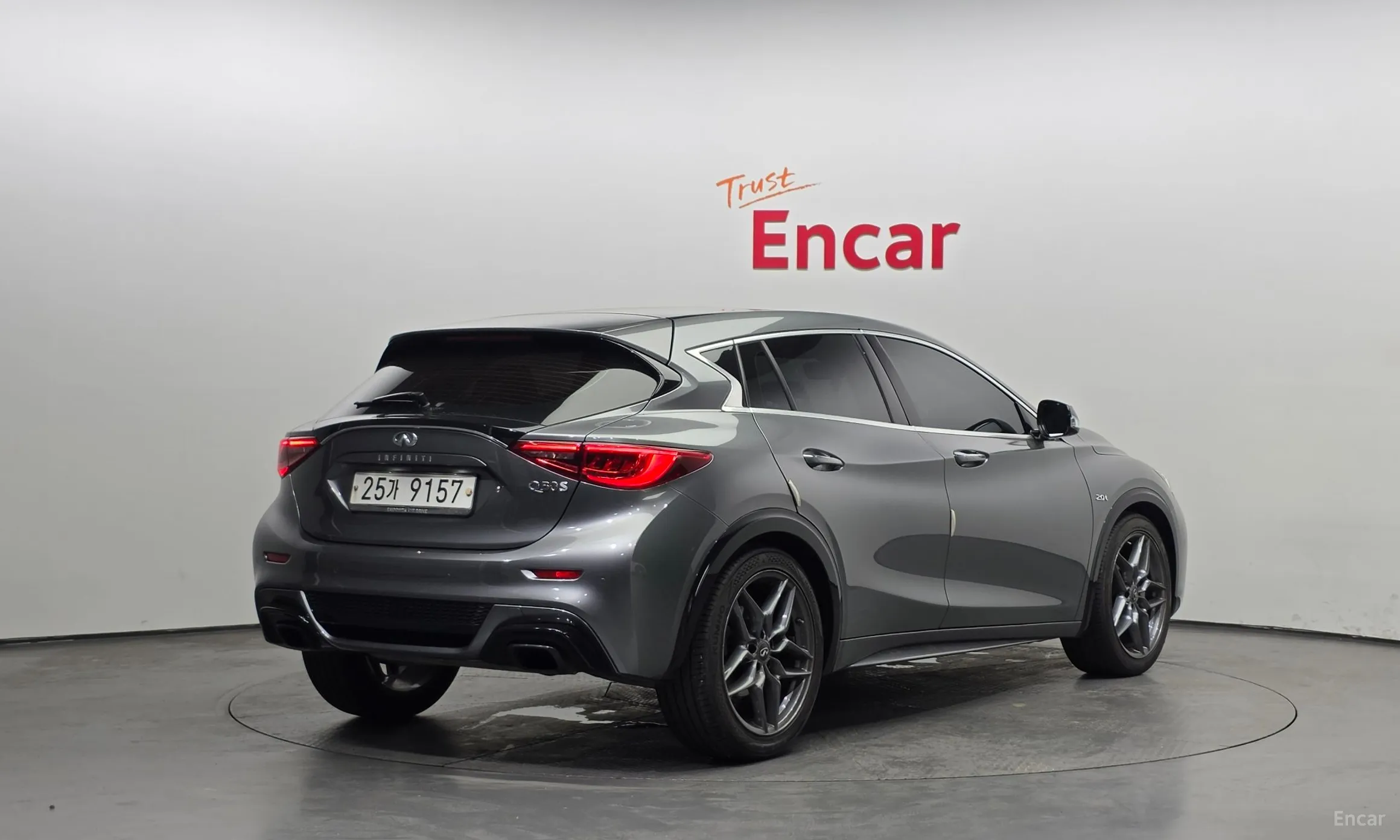 Infiniti Q30