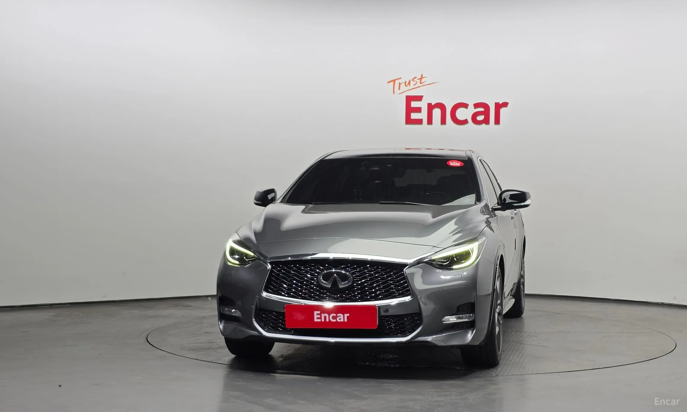 Infiniti Q30 превью 3