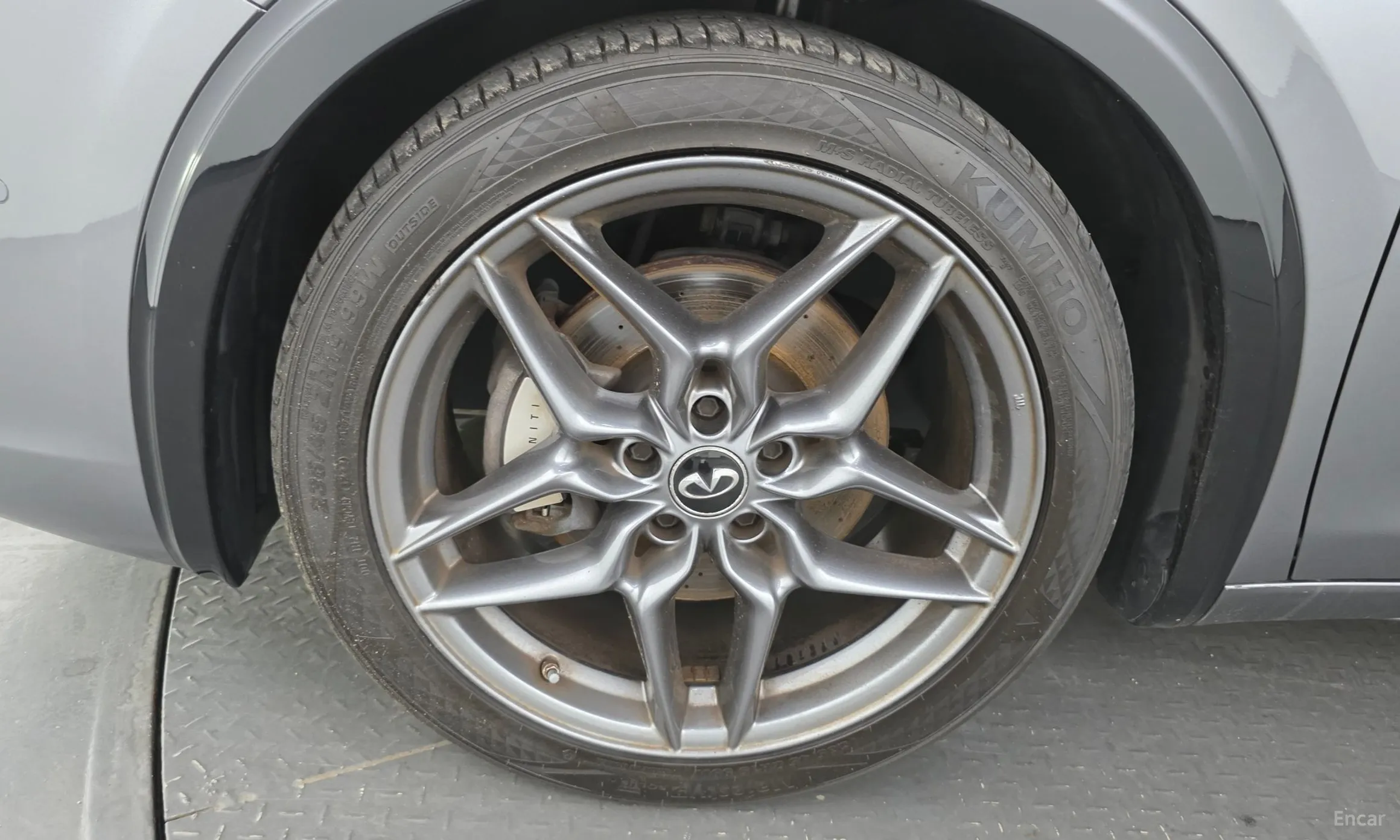 Infiniti Q30 превью 5