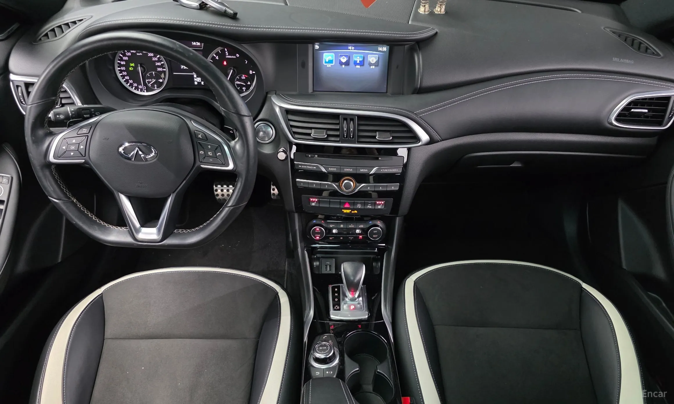 Infiniti Q30 превью 7