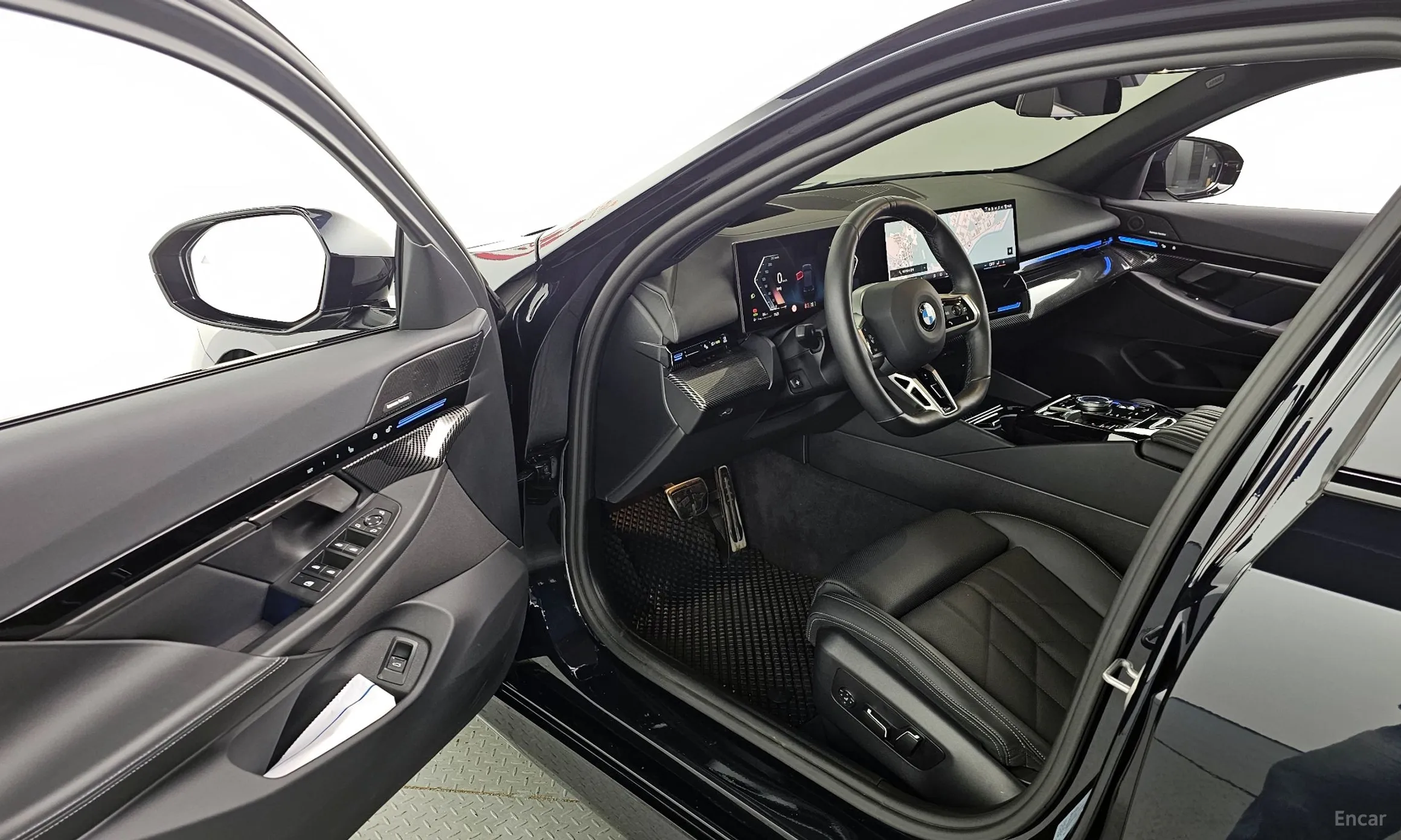 BMW 5 Series (G60) превью 10