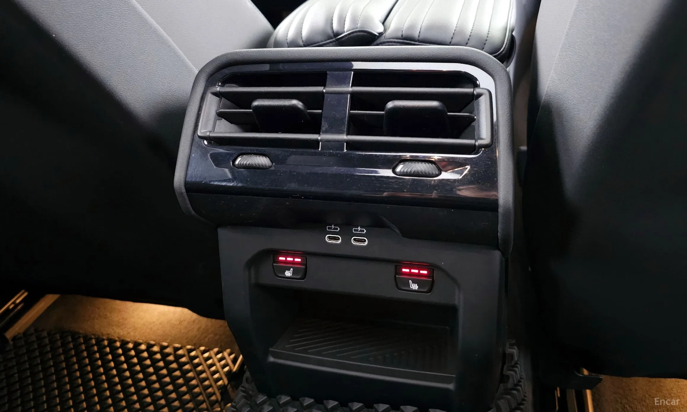 BMW 5 Series (G60) превью 19