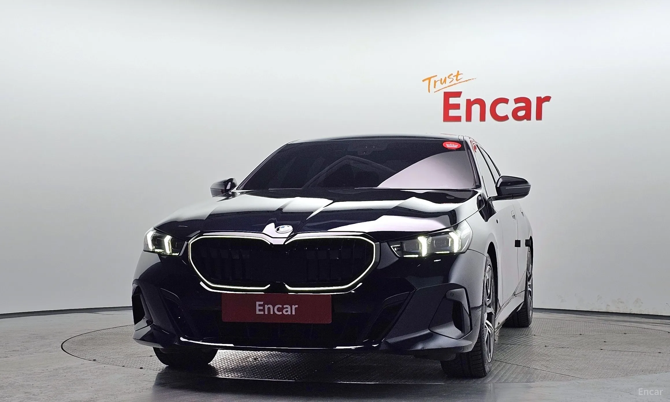 BMW 5 Series (G60) превью 3