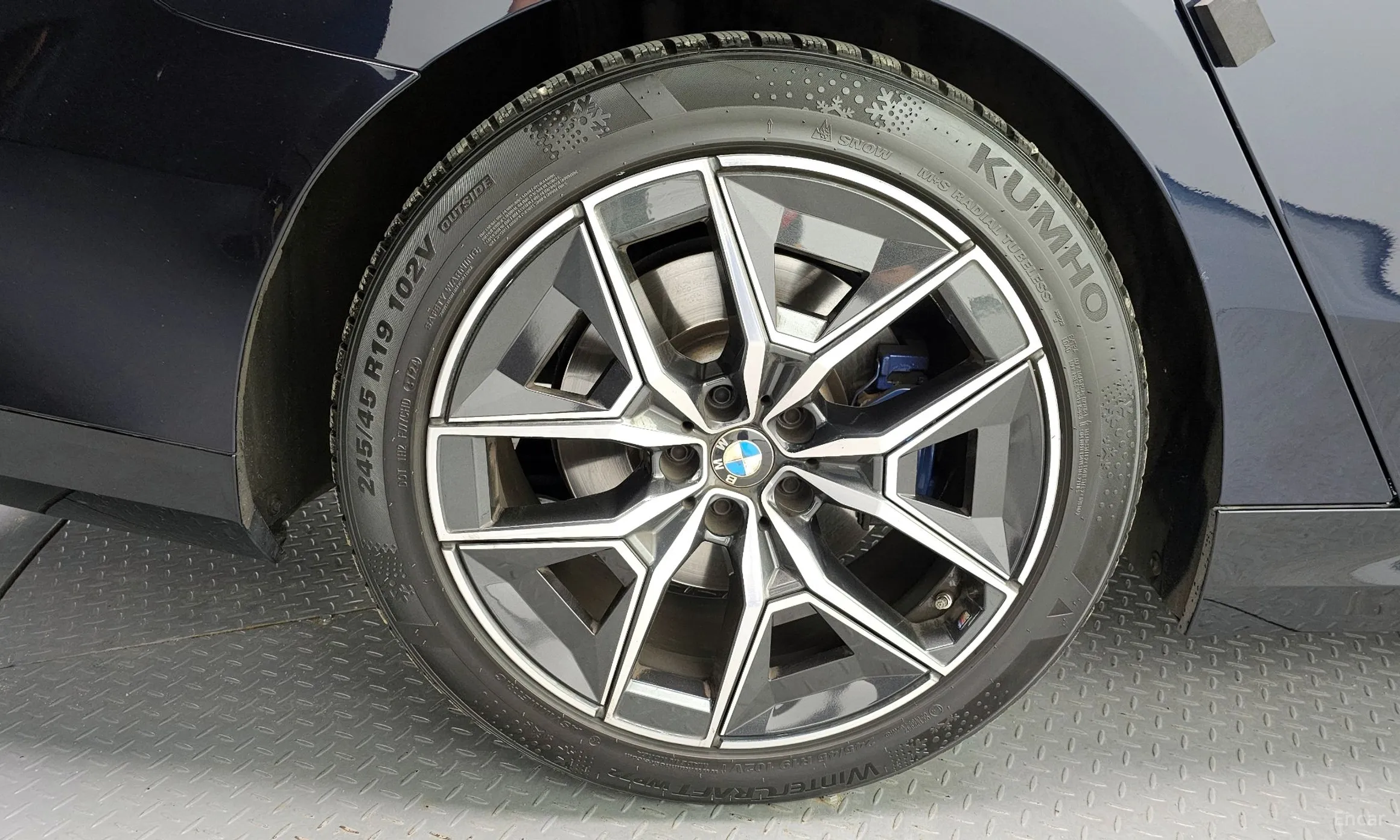BMW 5 Series (G60) превью 5