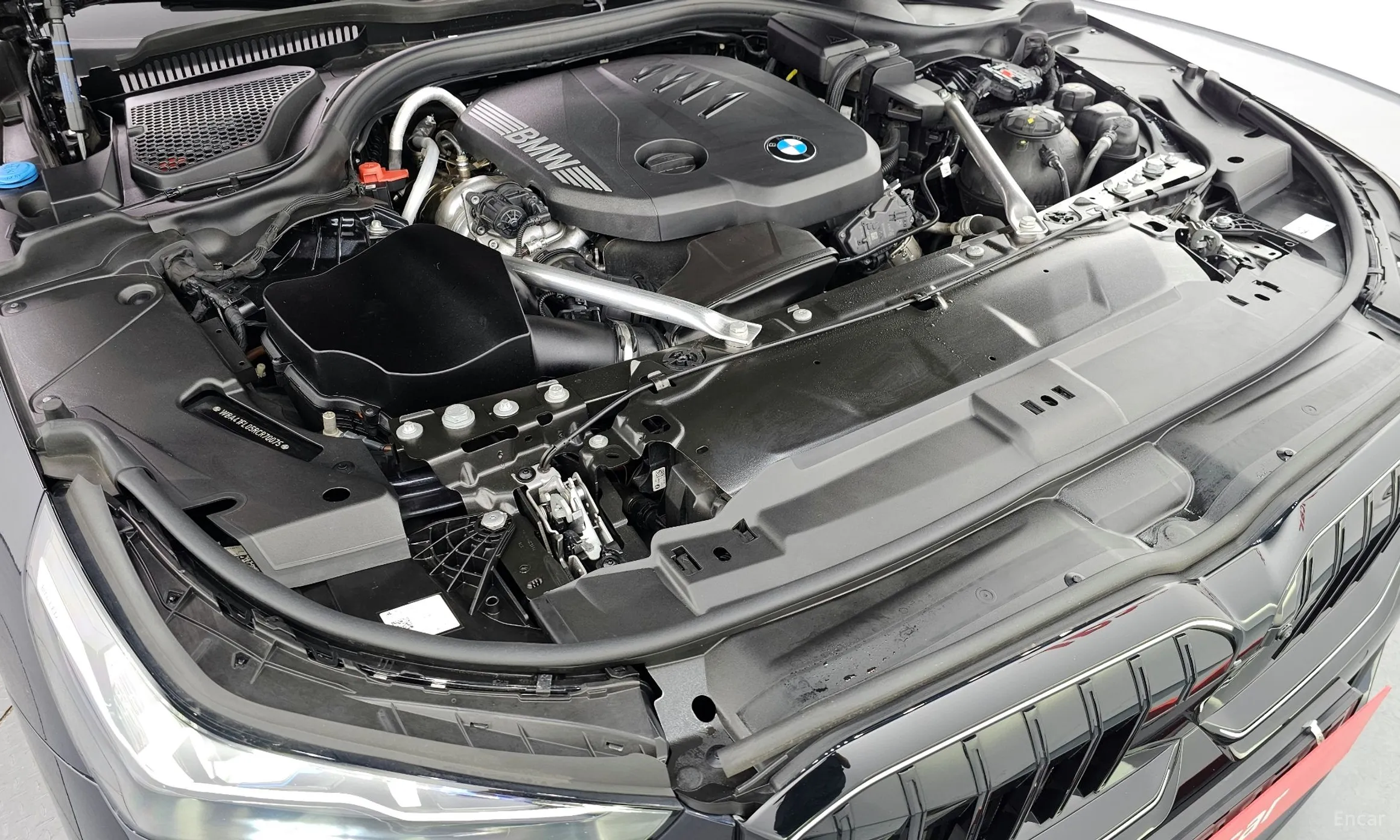 BMW 5 Series (G60) превью 6