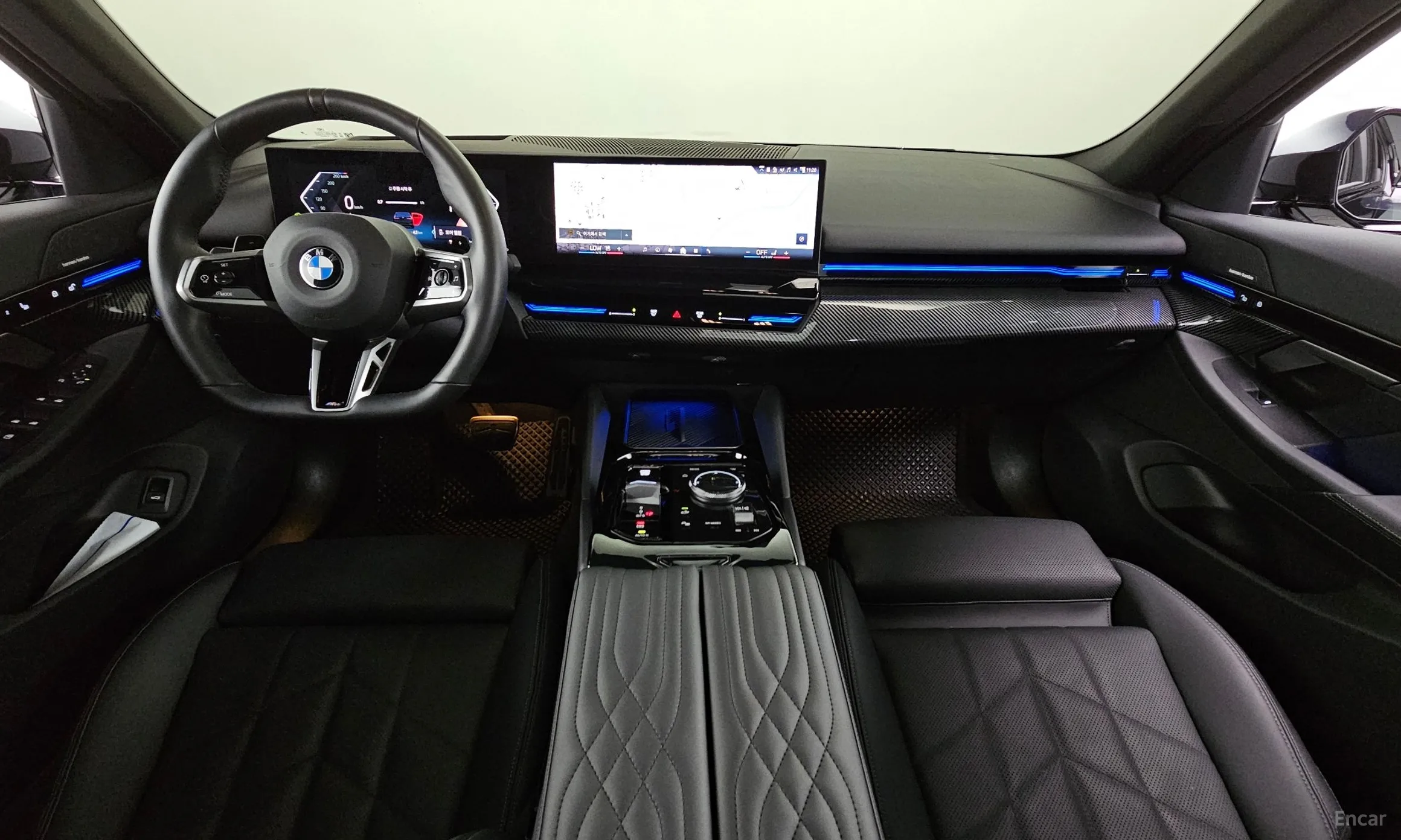 BMW 5 Series (G60) превью 7