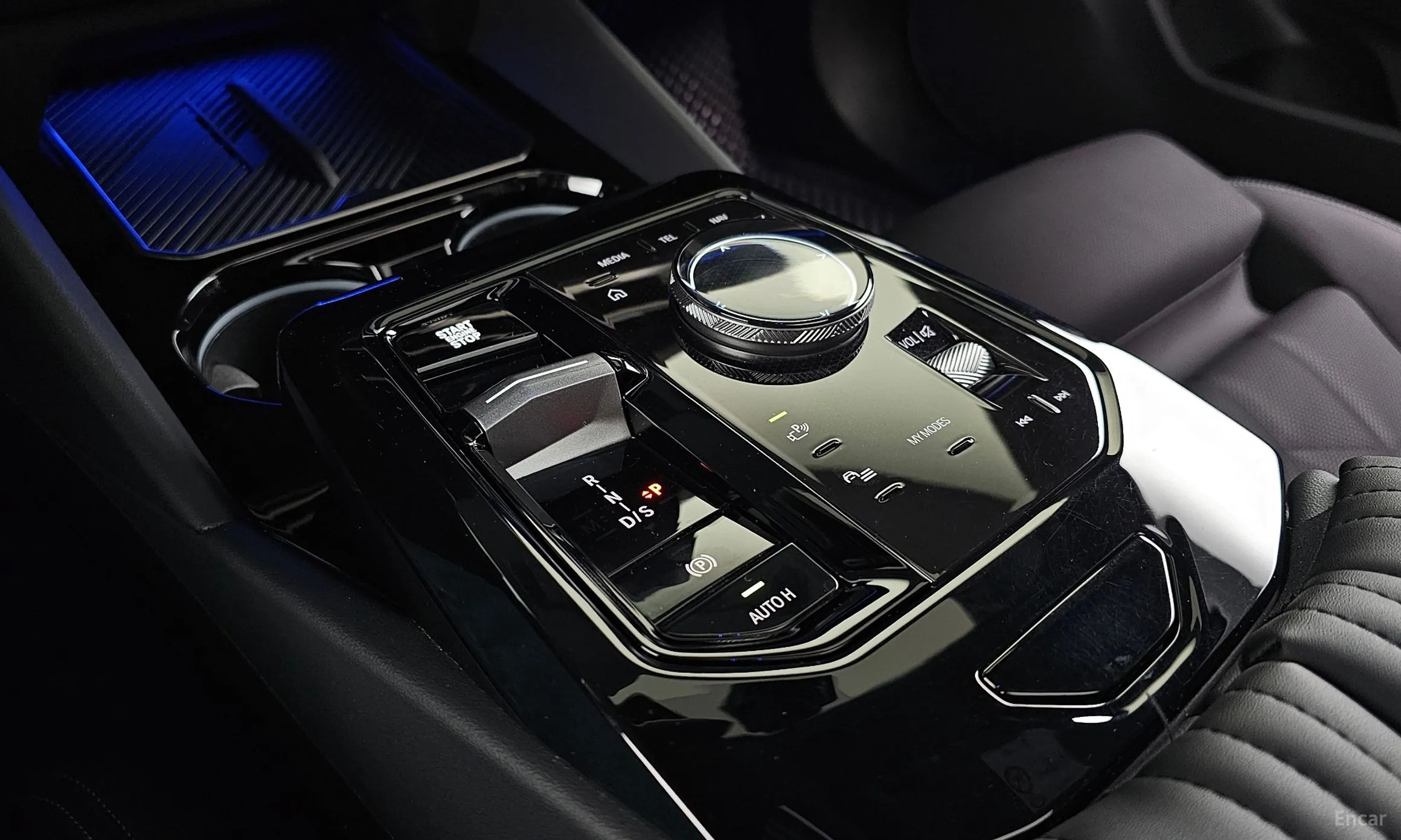 BMW 5 Series (G60) превью 9