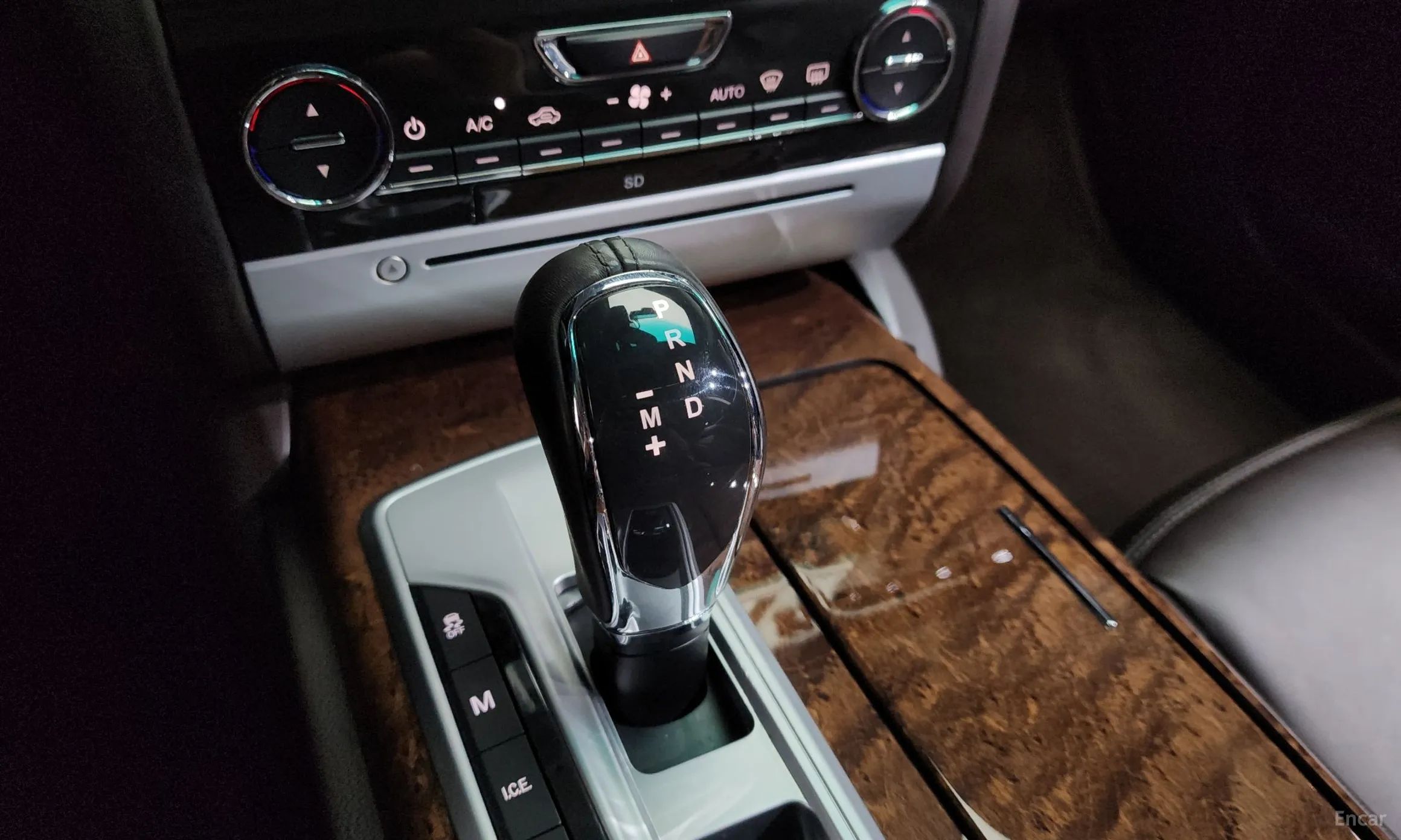 Maserati Quattroporte превью 9