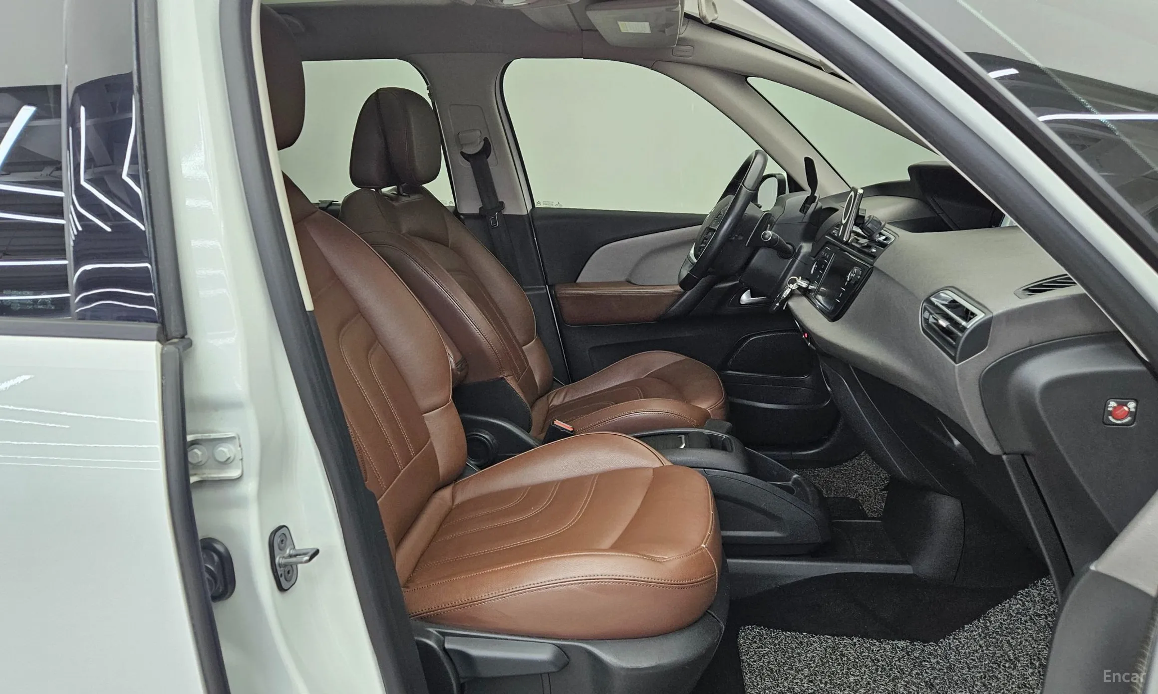 Citroën/DS Grand C4 Picasso превью 11