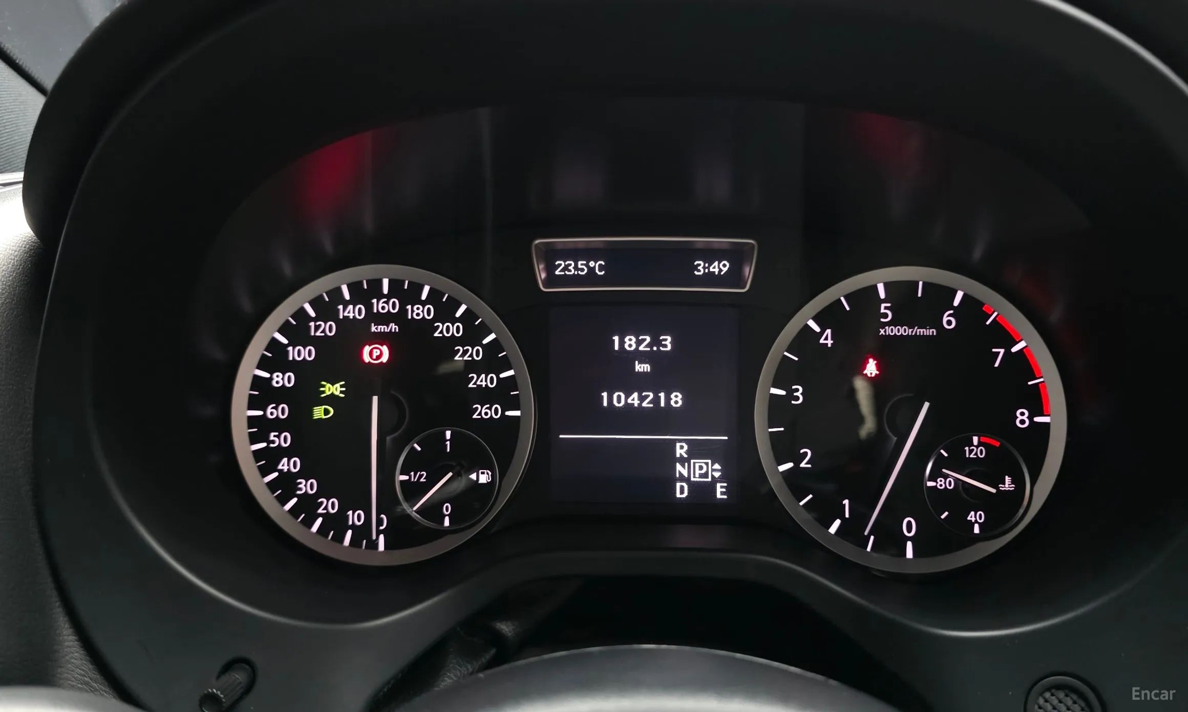 Infiniti Q30 превью 8