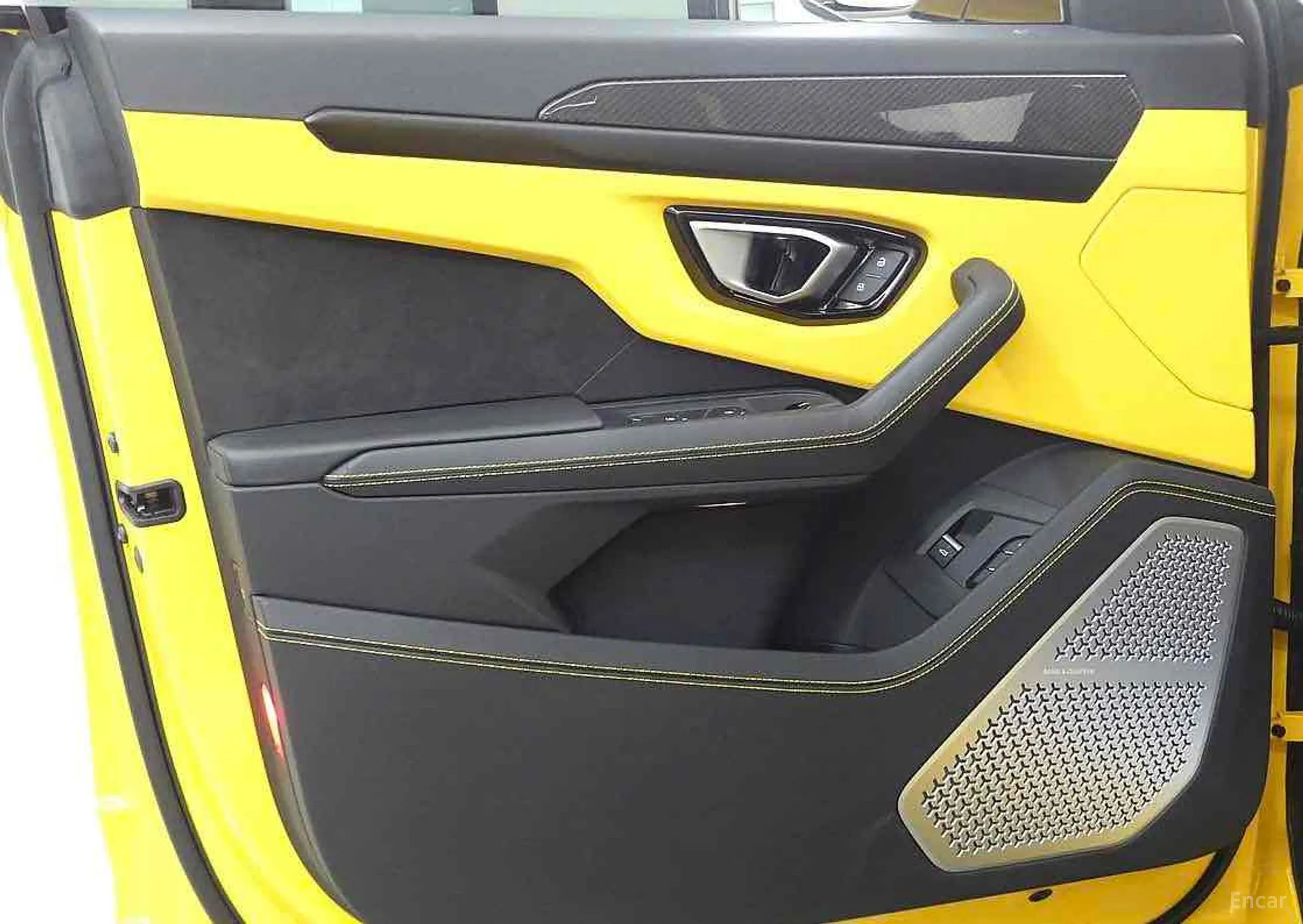 Lamborghini Urus превью 12