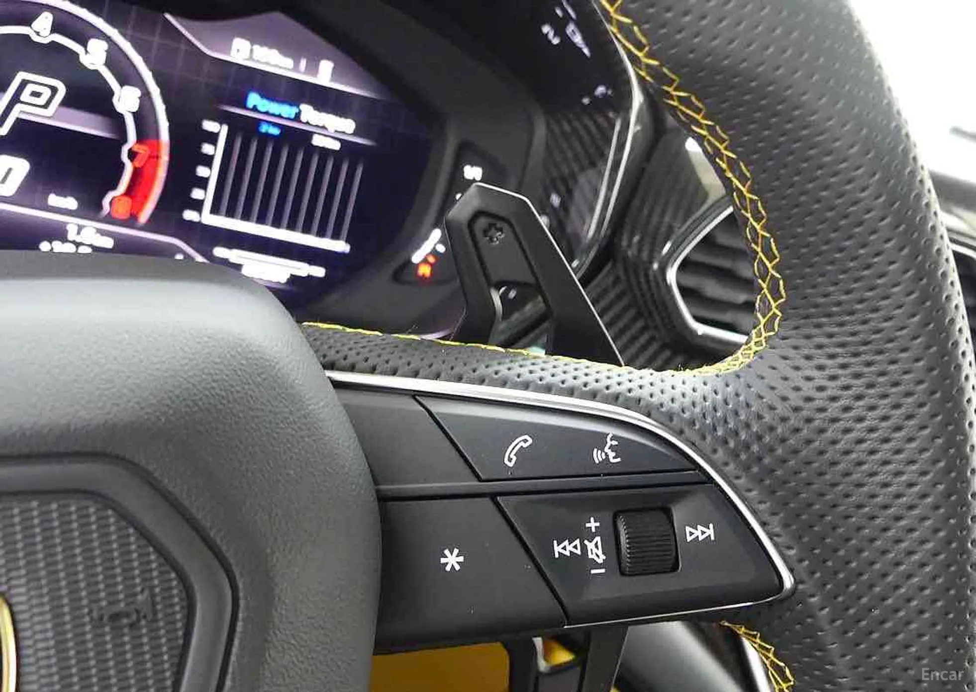 Lamborghini Urus превью 14