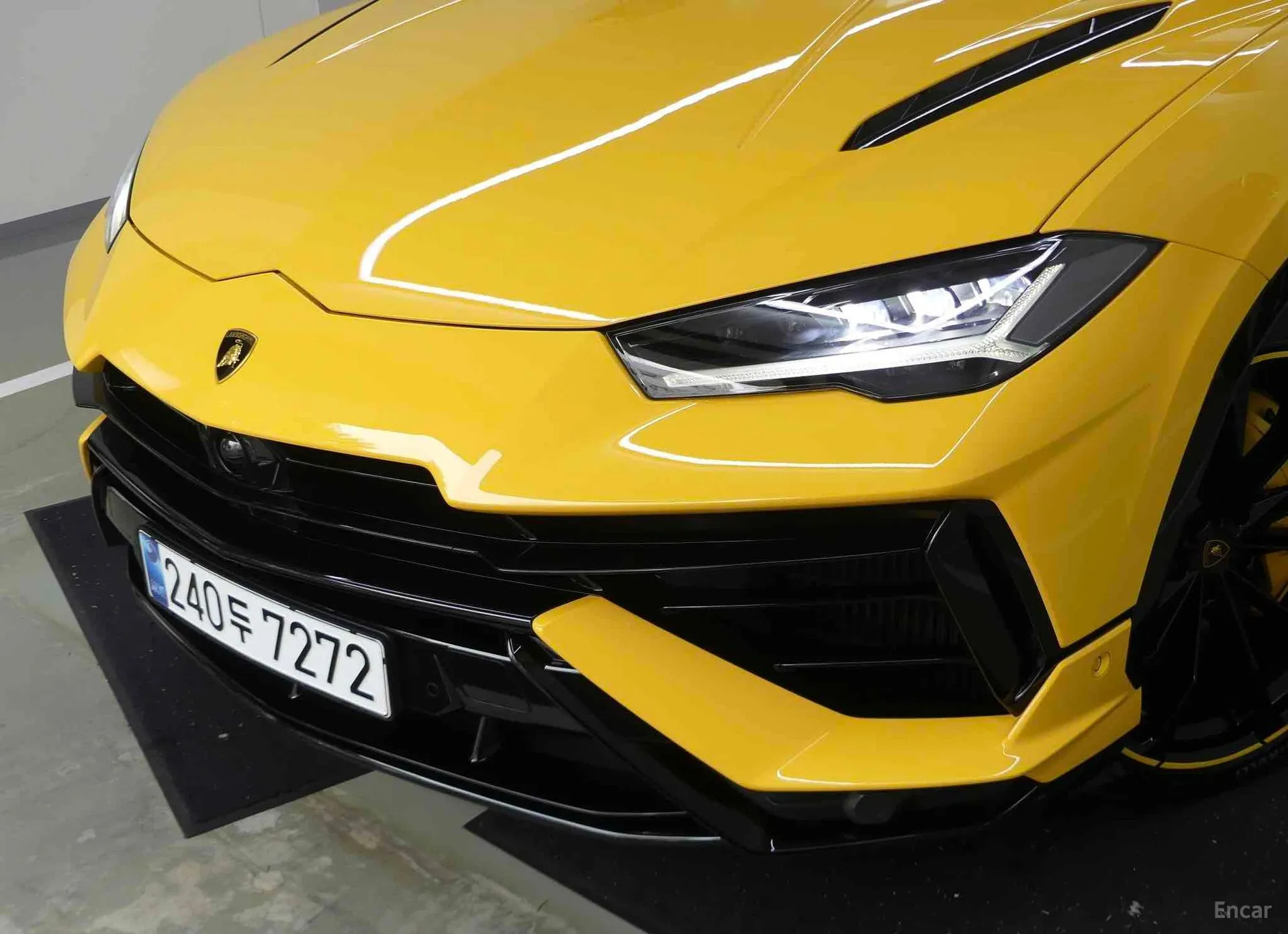 Lamborghini Urus превью 20