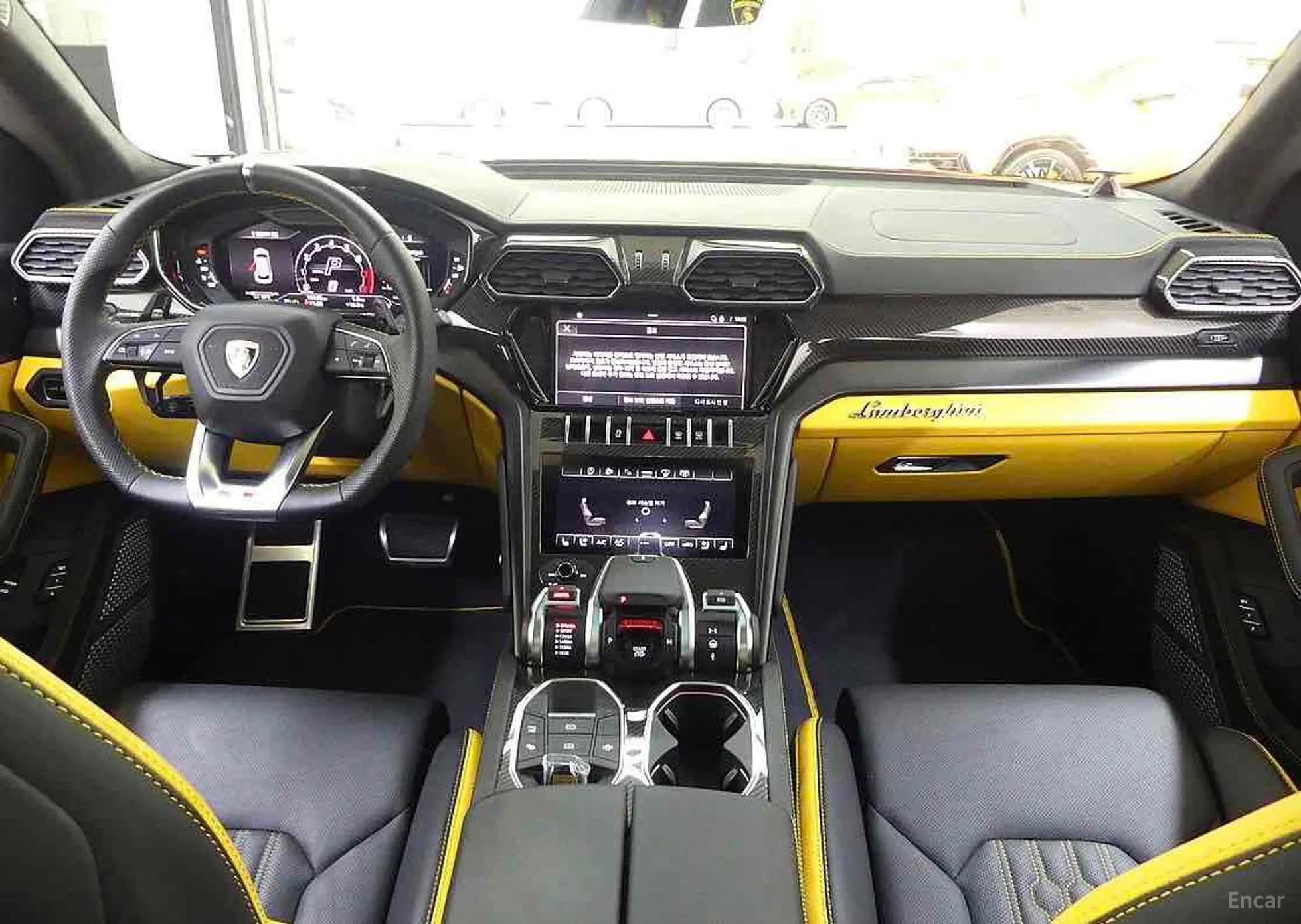 Lamborghini Urus превью 4