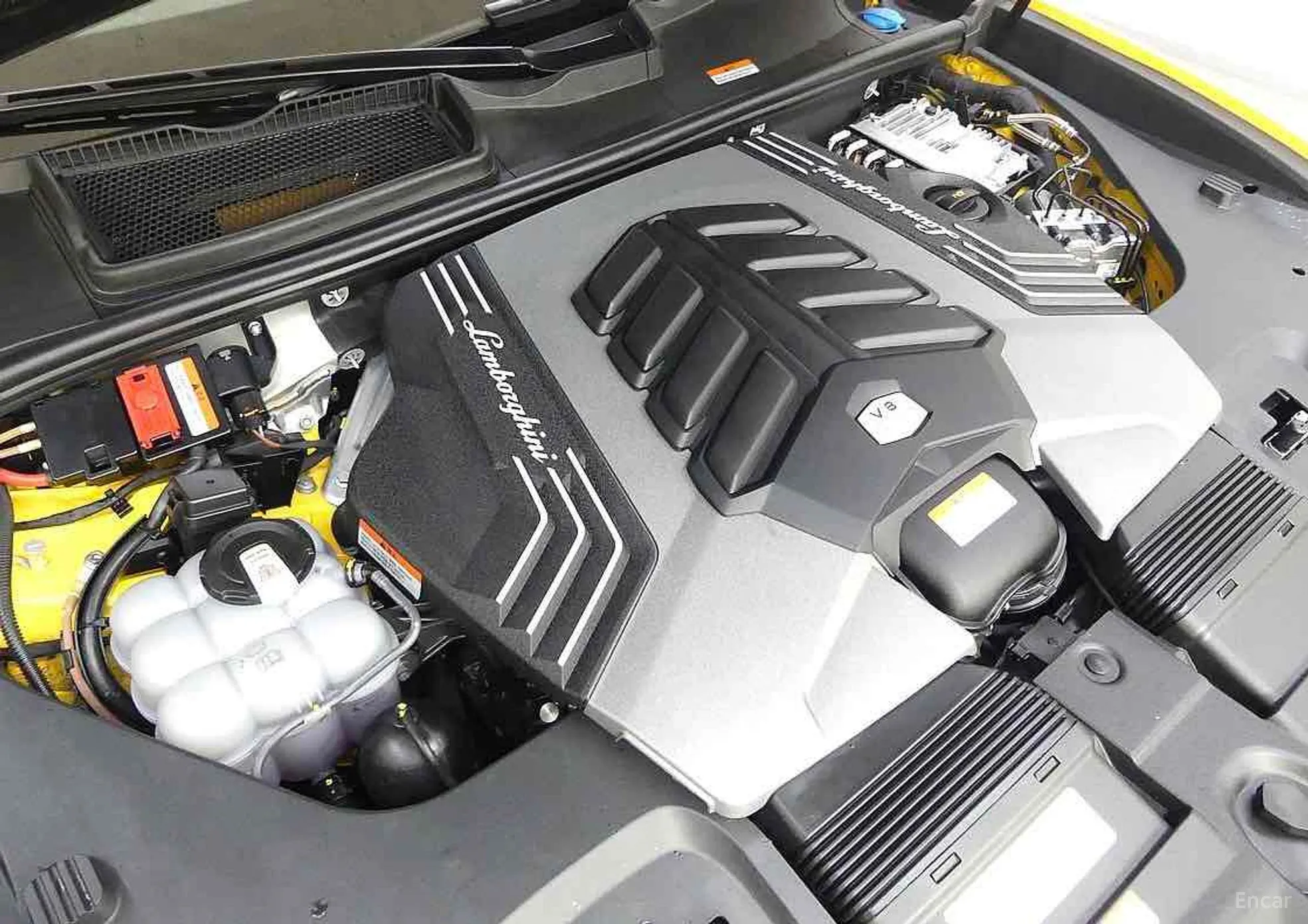 Lamborghini Urus превью 5