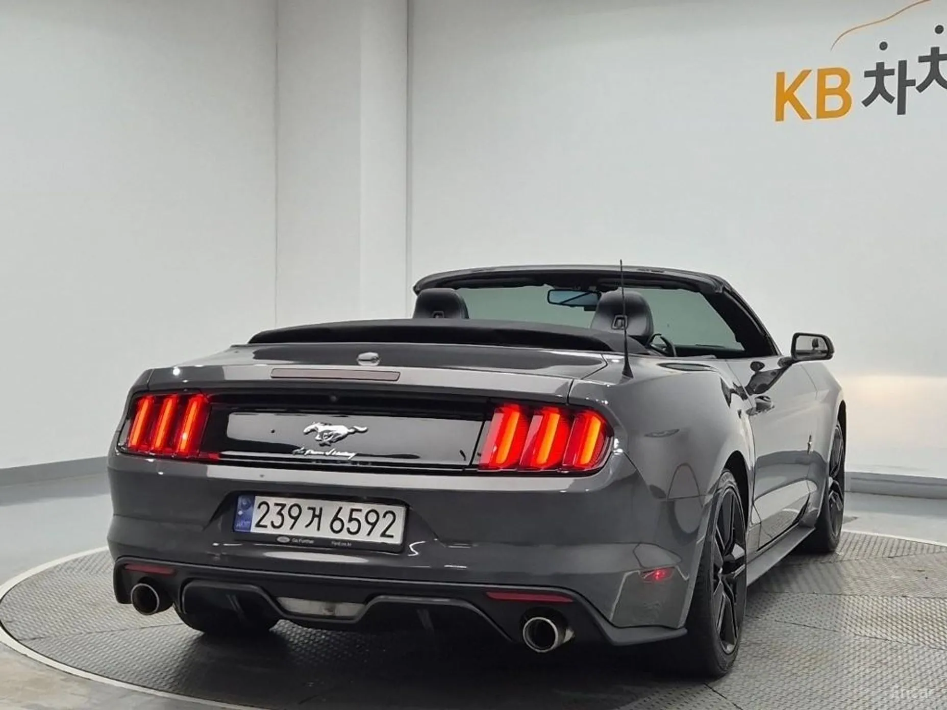 Ford Mustang превью 4
