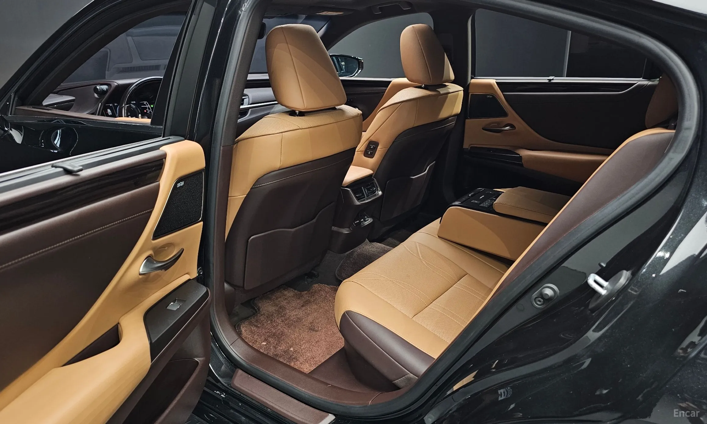 Lexus ES300h 7th Generation превью 12