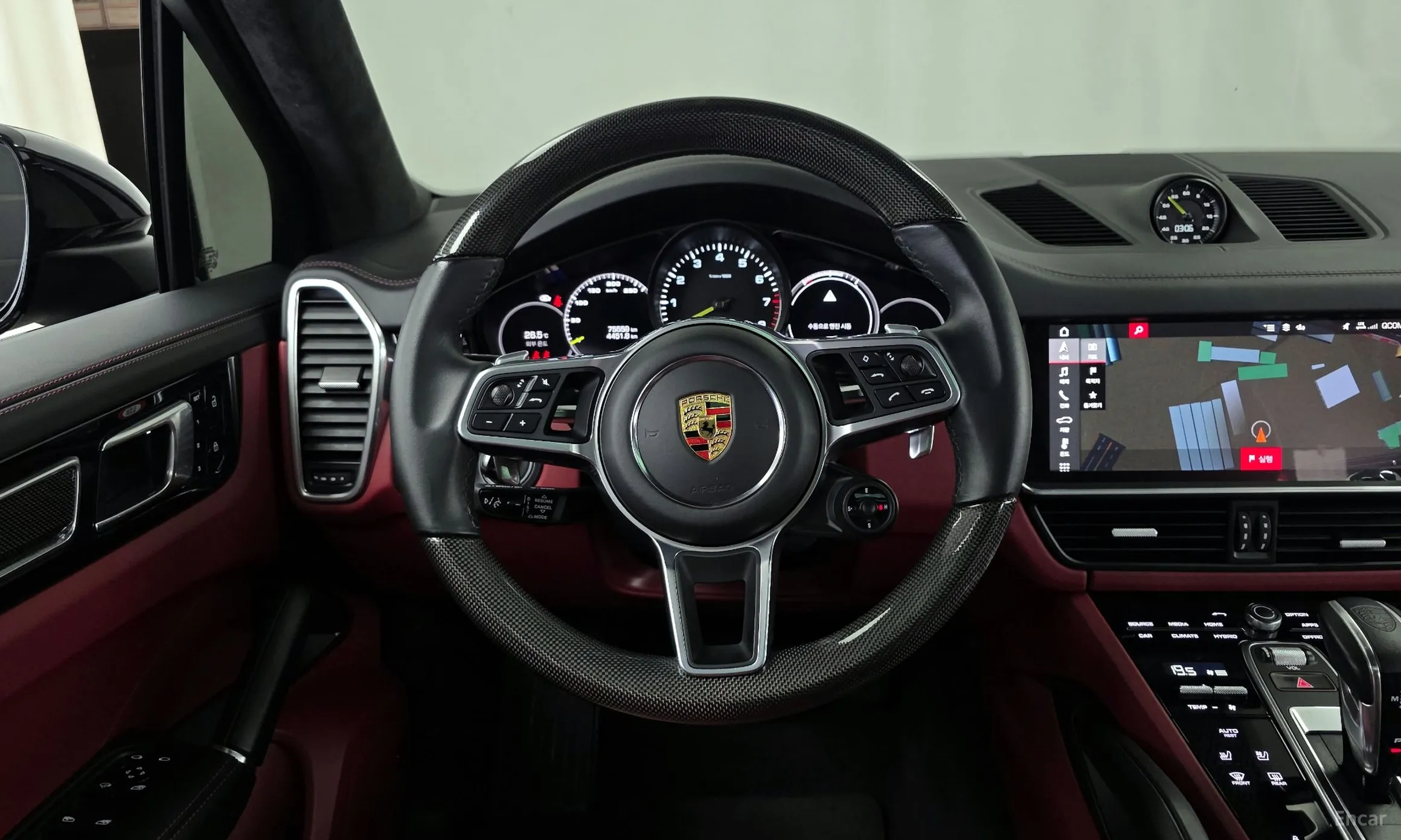 Porsche Cayenne (PO536) превью 13