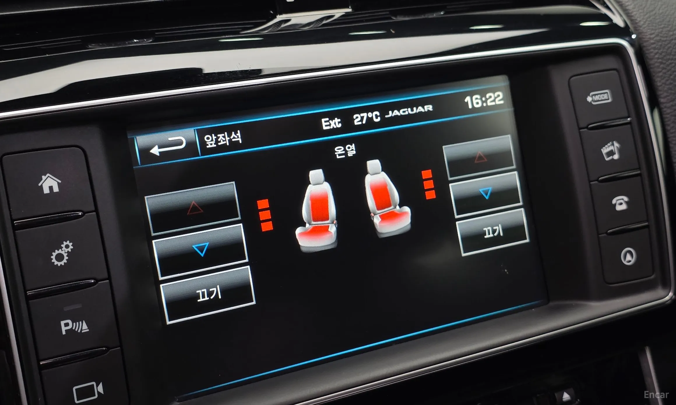Jaguar XE превью 18