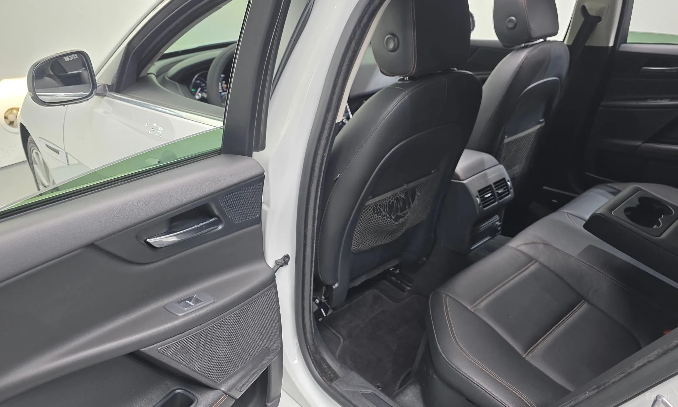 Jaguar XE превью 19