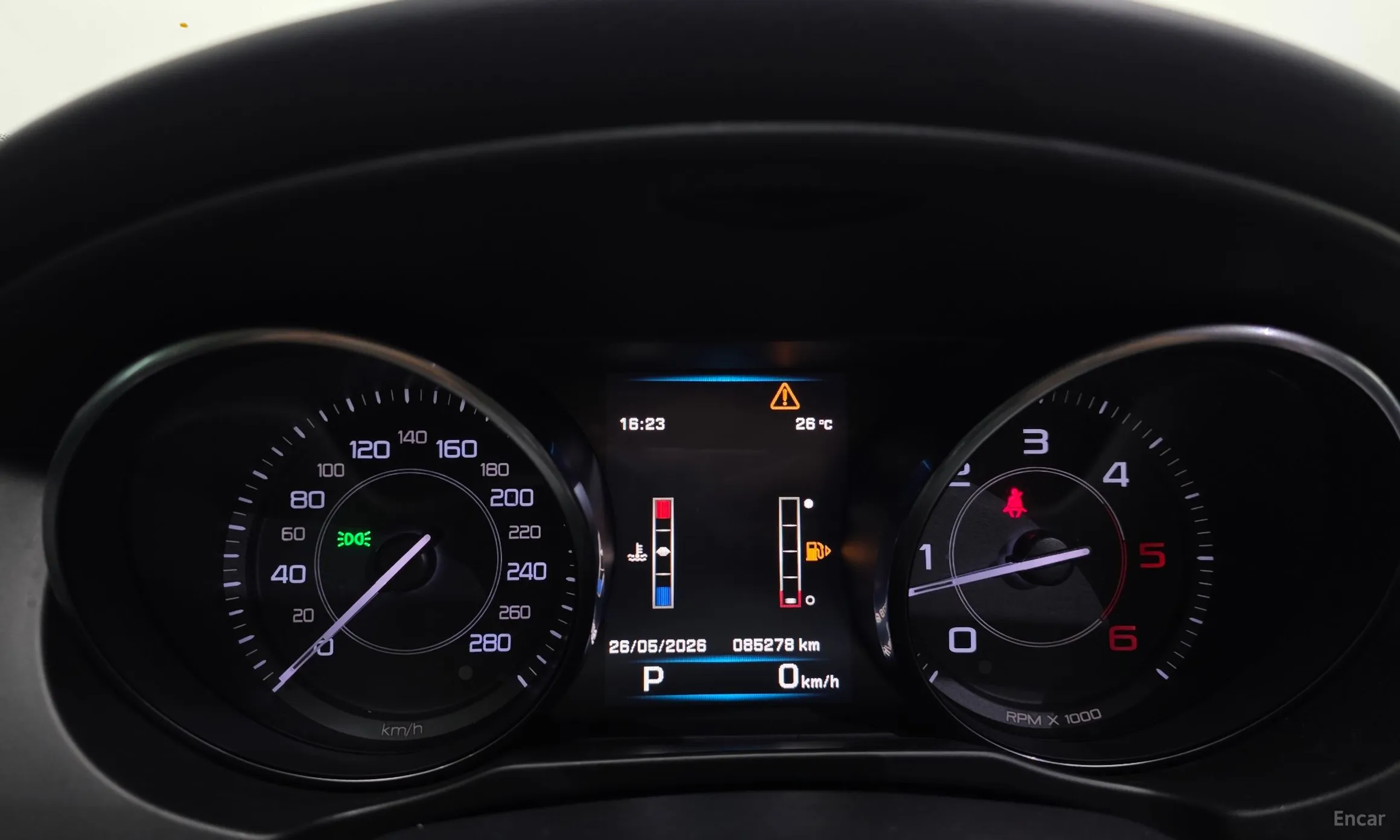 Jaguar XE превью 8
