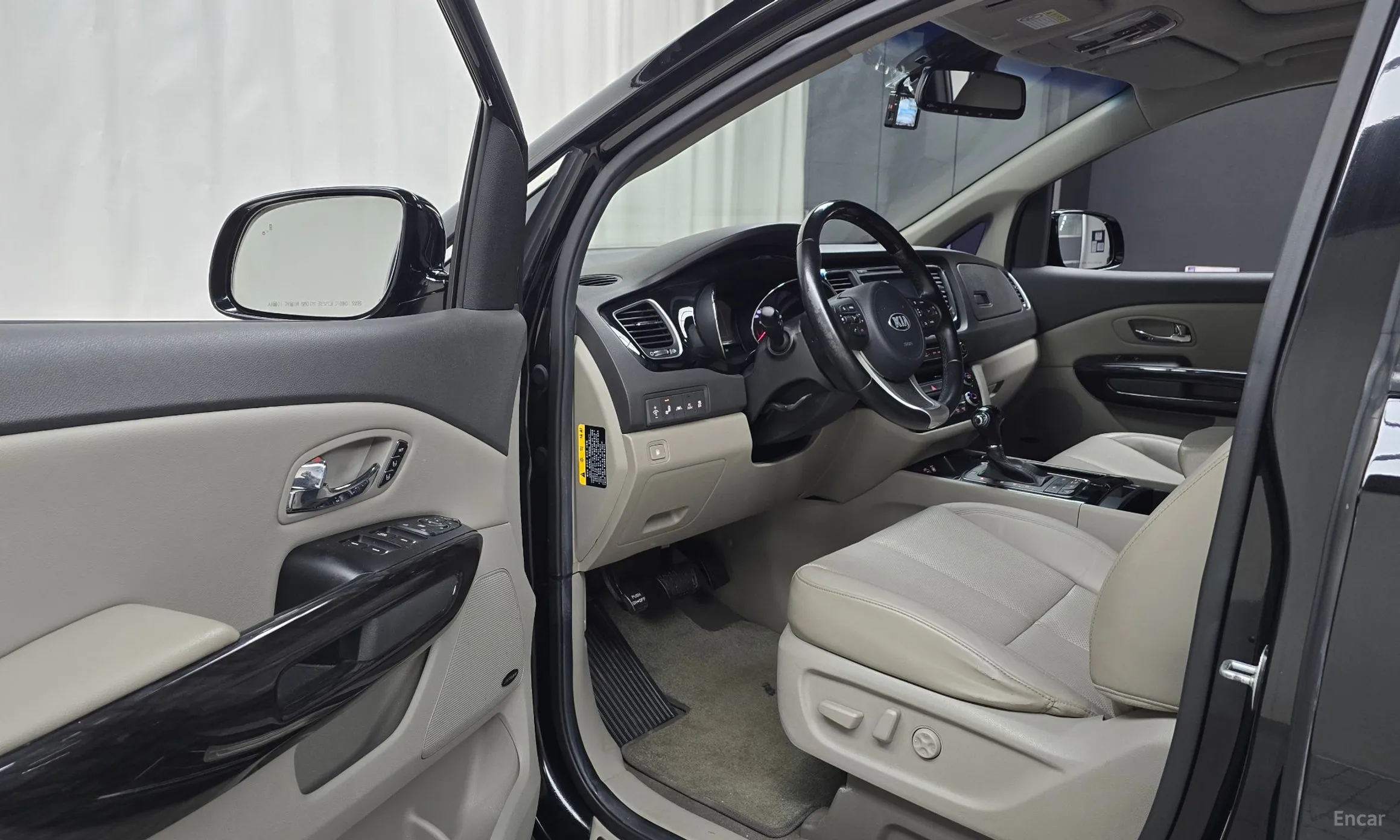 Kia Carnival превью 10