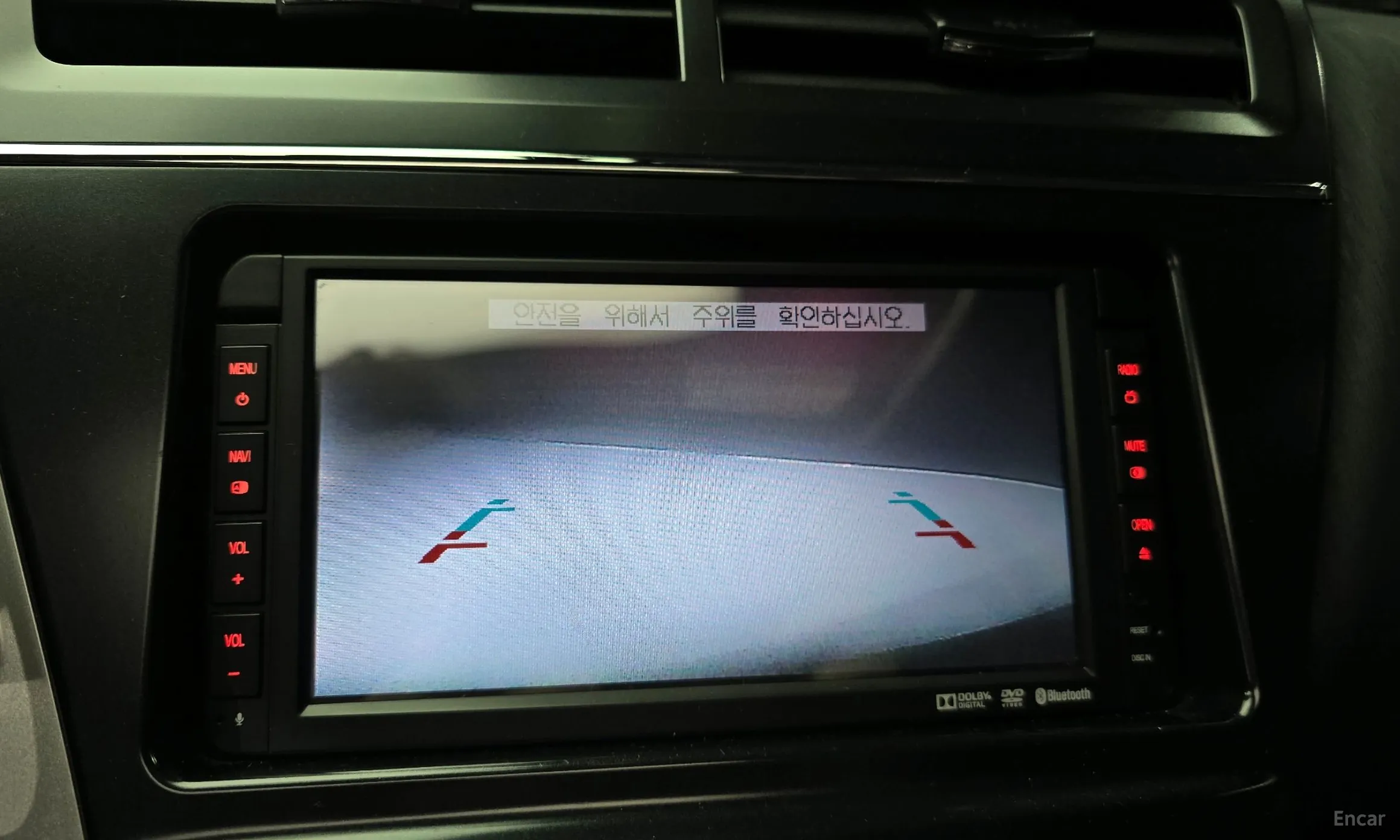 Toyota Prius V превью 14