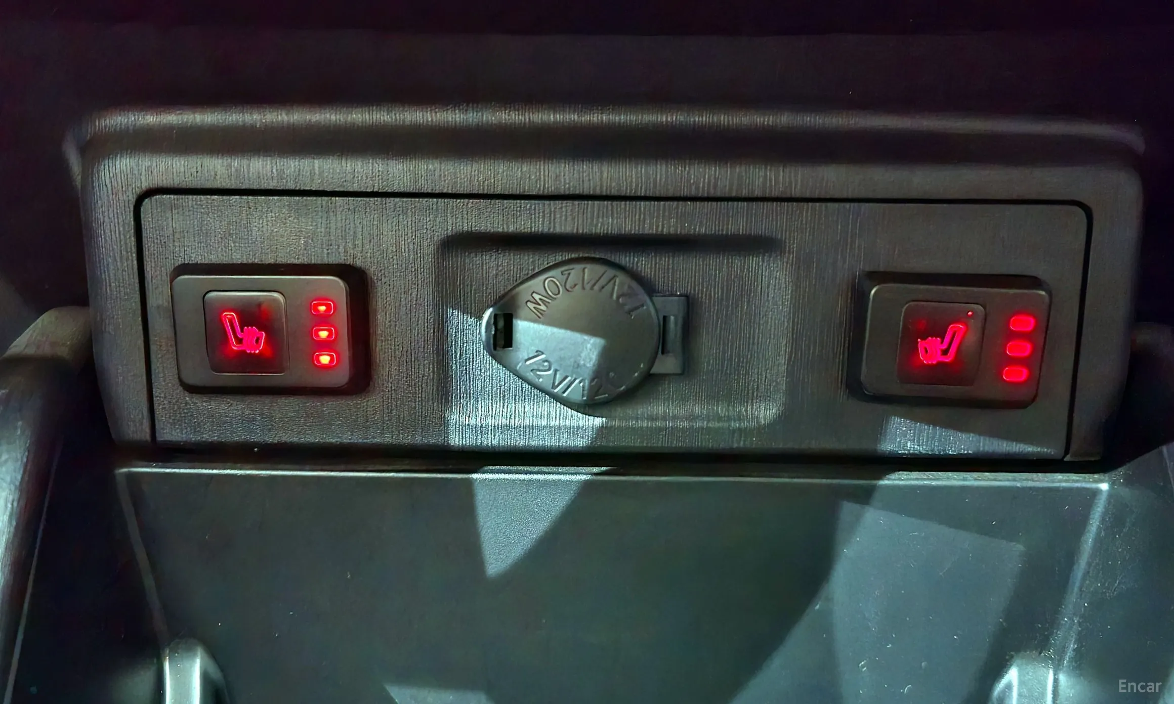 Toyota Prius V превью 18