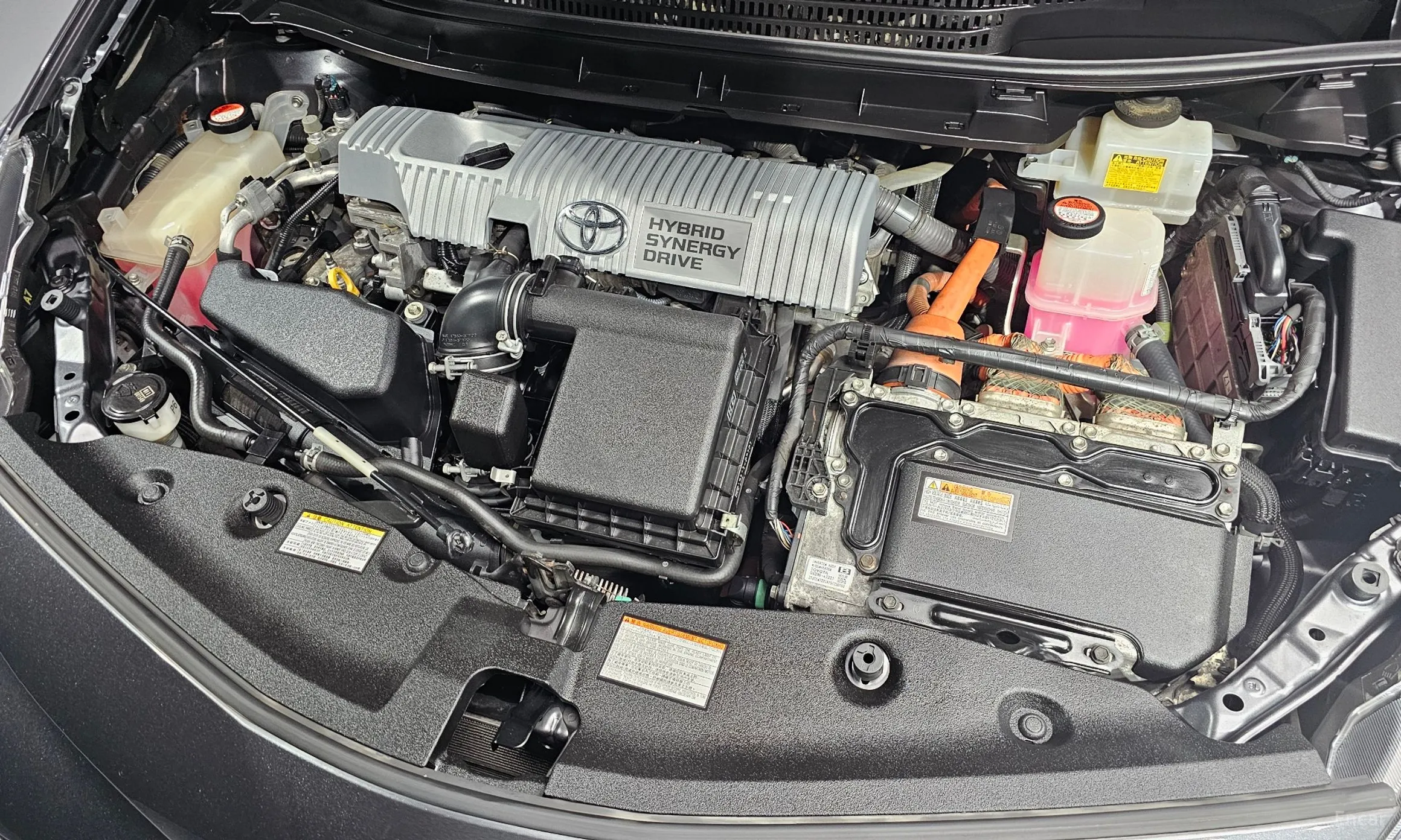 Toyota Prius V превью 6