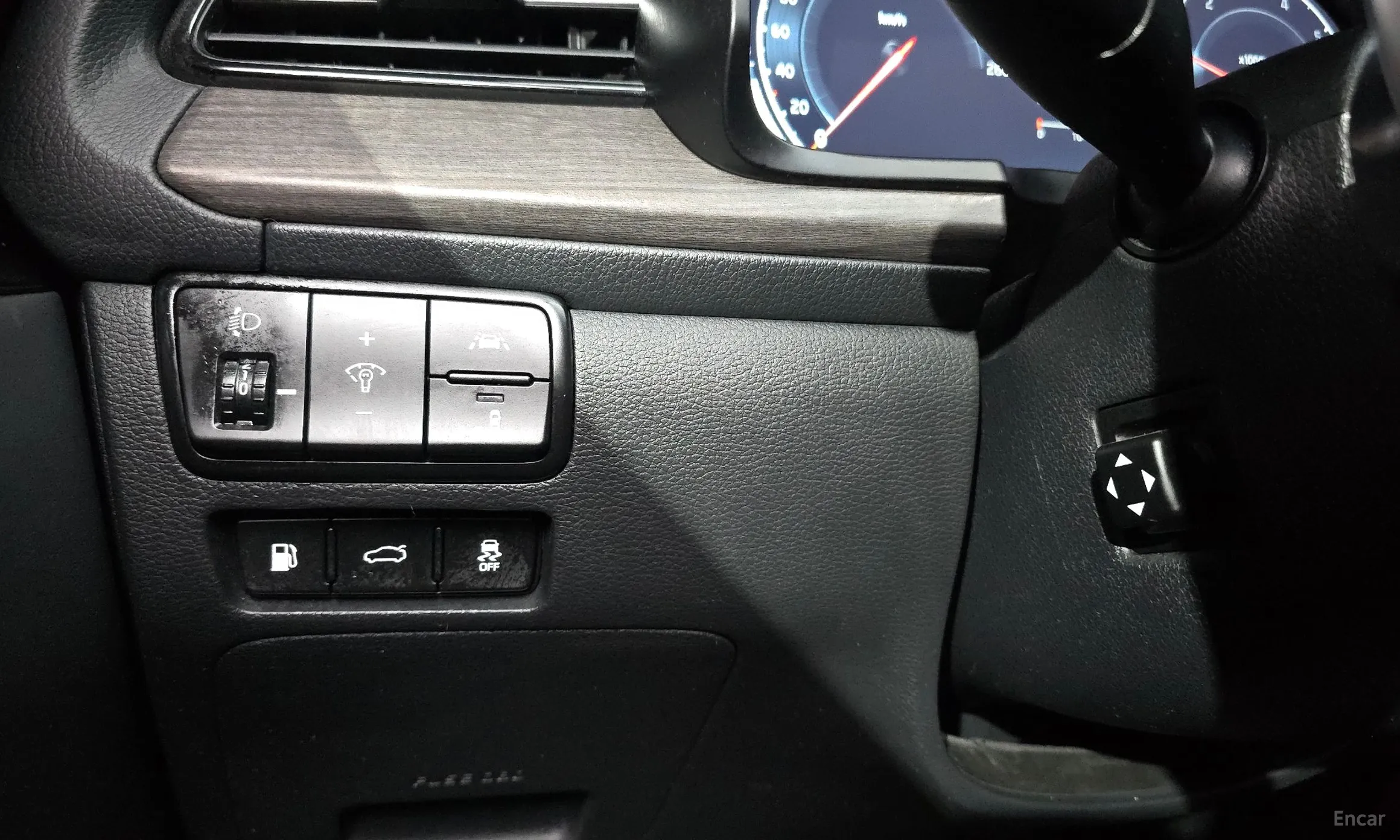 Kia K7 Premier превью 17